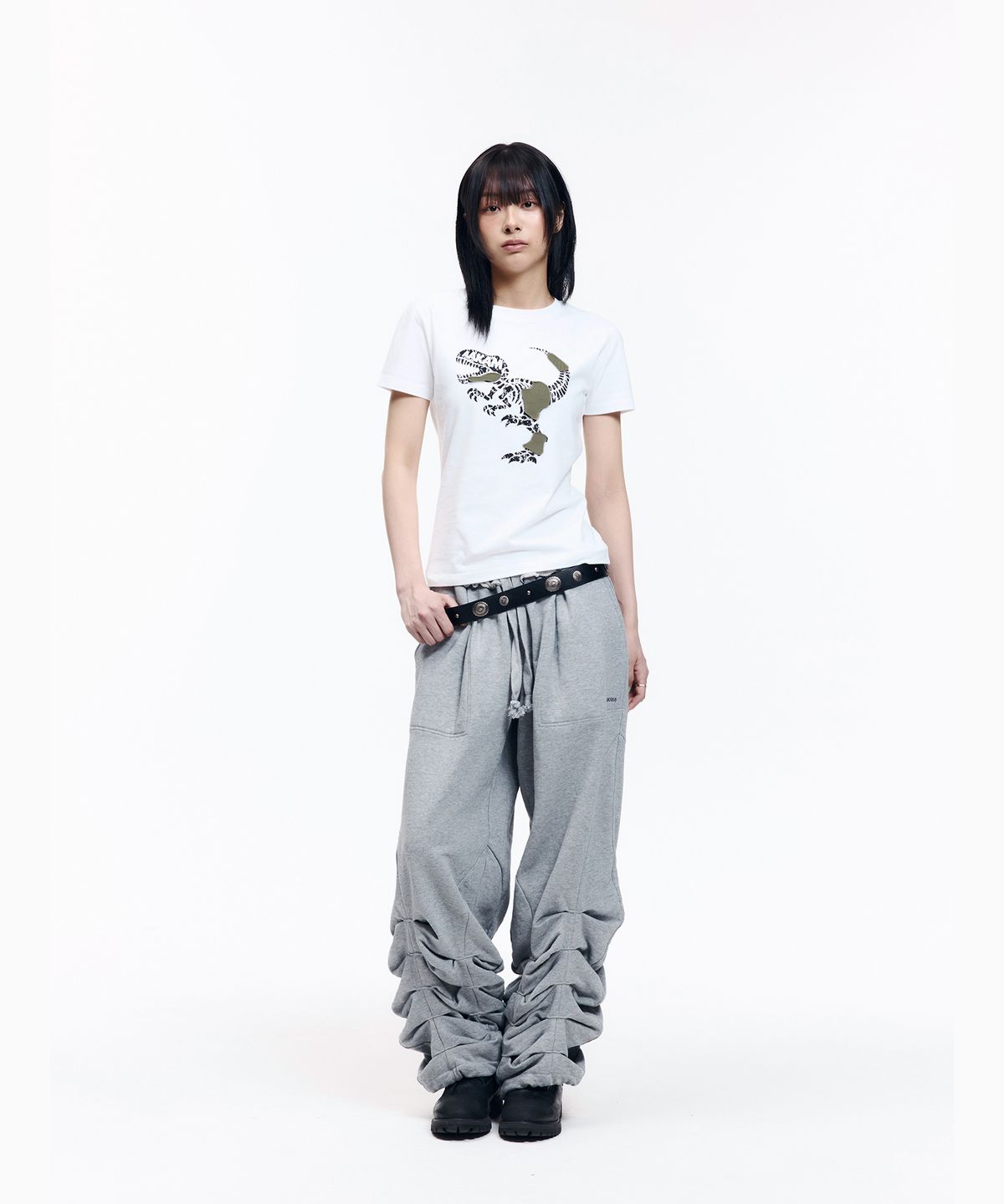 아캄(AAKAM) Dino Patch Half Top (White)