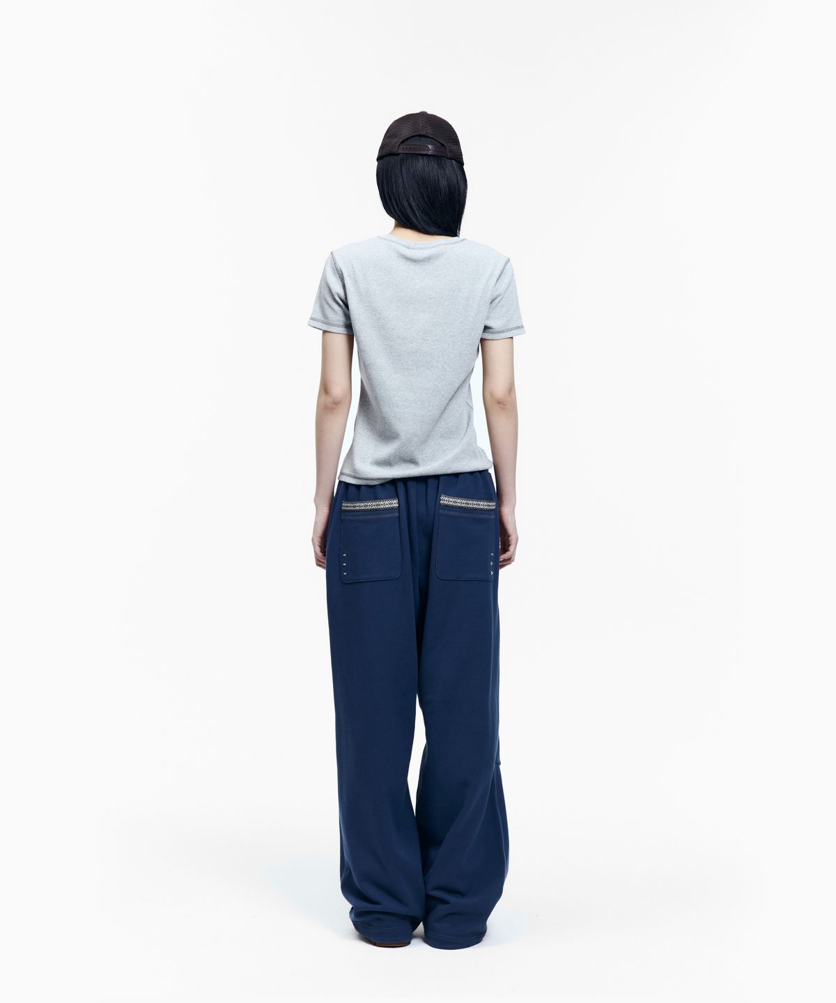 아캄(AAKAM) Knee Pin-Tuck Ethnic Sweatpants (Navy)