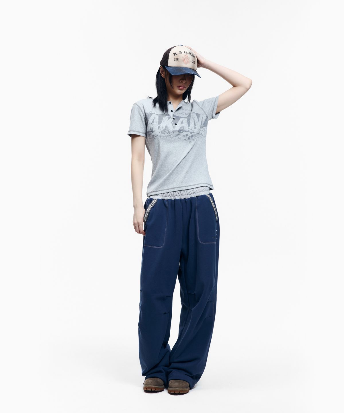 아캄(AAKAM) Knee Pin-Tuck Ethnic Sweatpants (Navy)