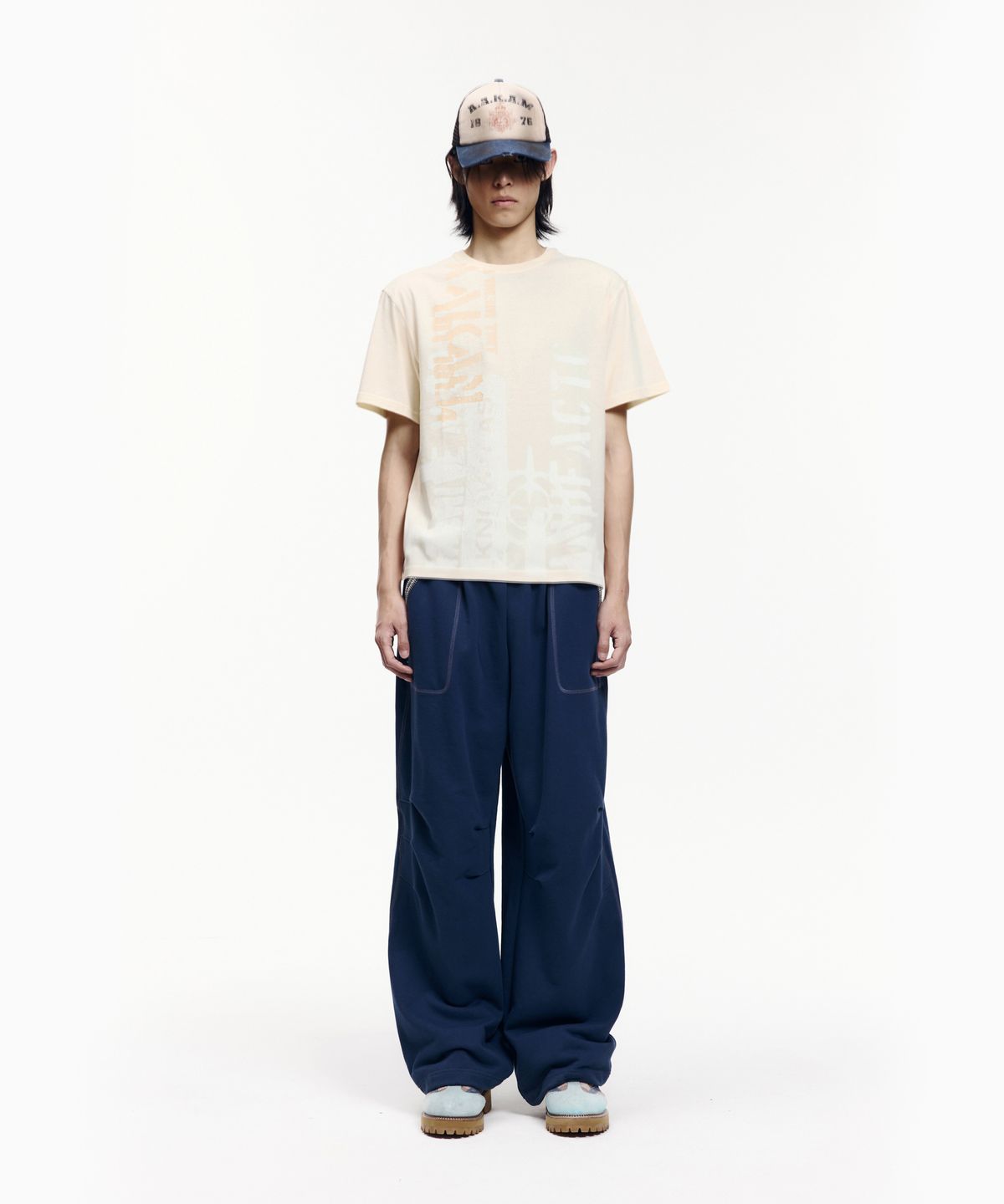 아캄(AAKAM) Knee Pin-Tuck Ethnic Sweatpants (Navy)