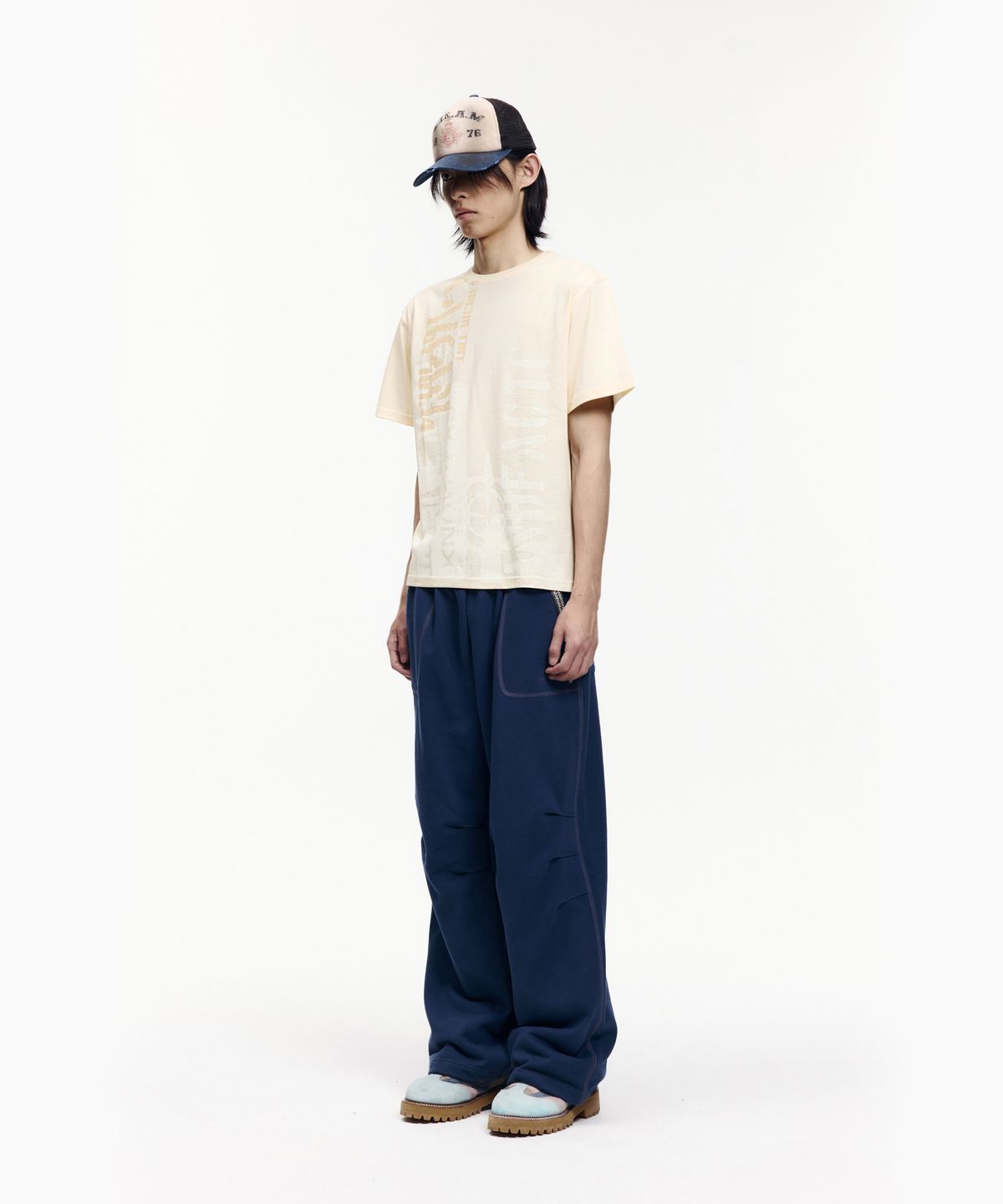 아캄(AAKAM) Knee Pin-Tuck Ethnic Sweatpants (Navy)