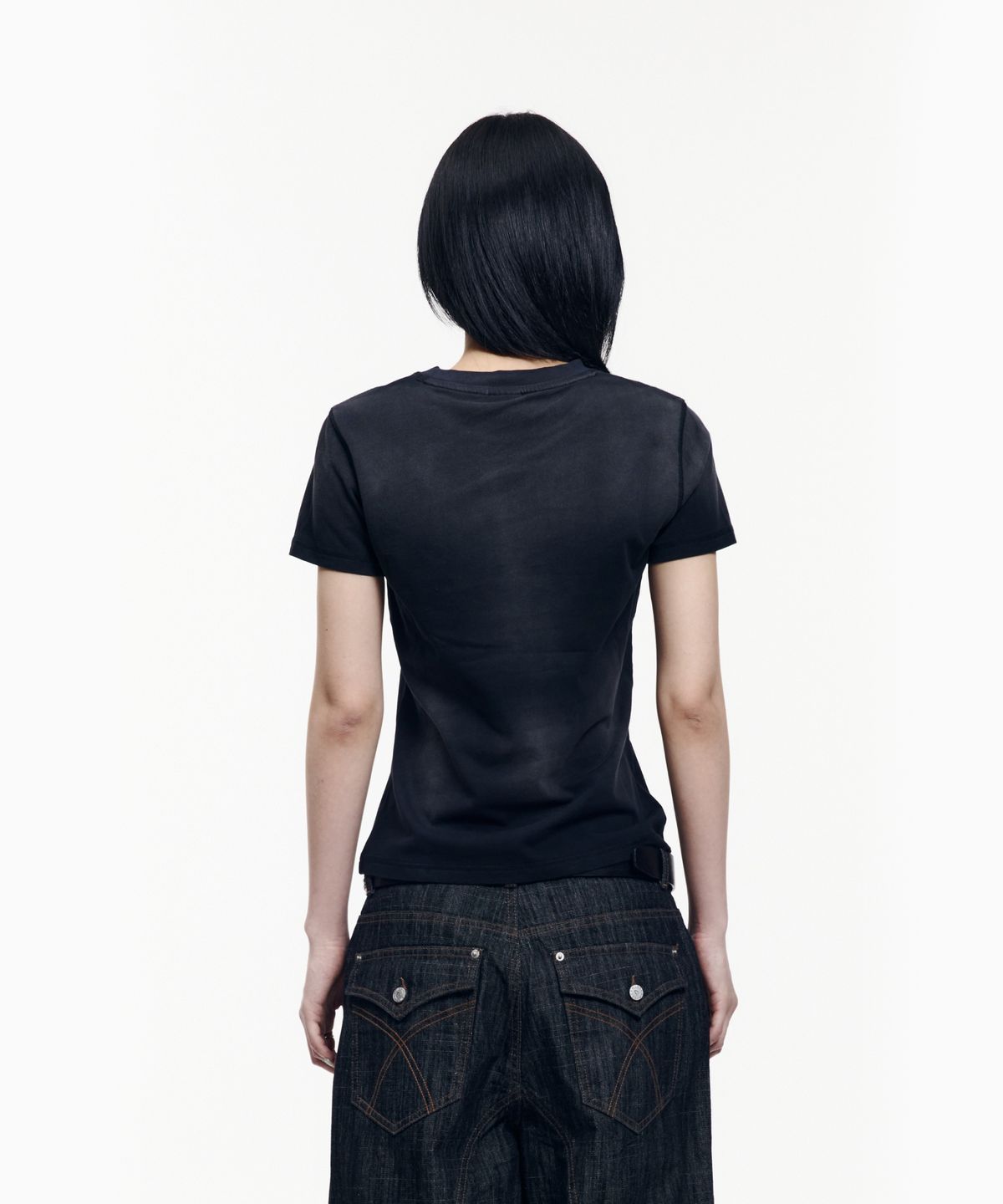 아캄(AAKAM) Dust Fade CROS2 Half Top (Black)