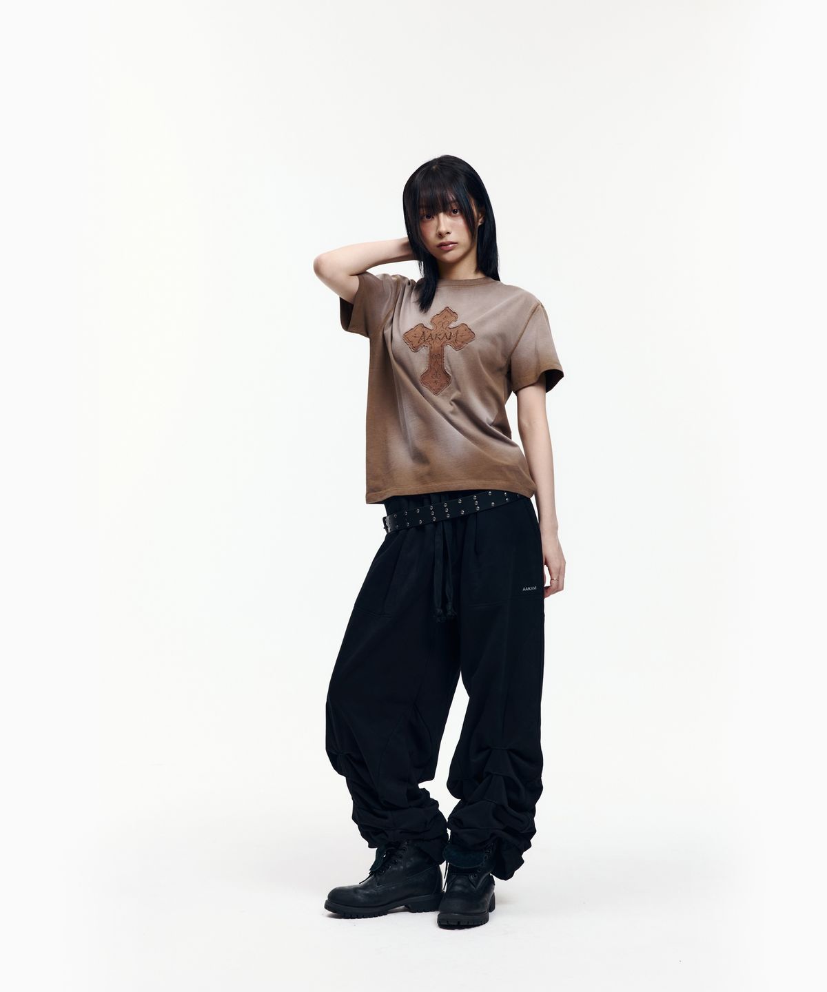 아캄(AAKAM) Dust Fade CROS2 Half Top (Brown)