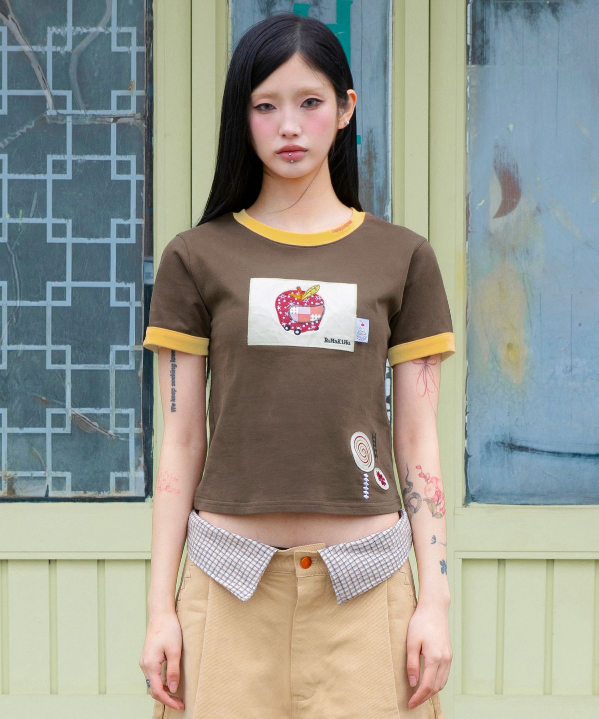 루나키후(RuNaKi'Hu') WXT097 아루바무 링고 아플리케 티셔츠 (BROWN)