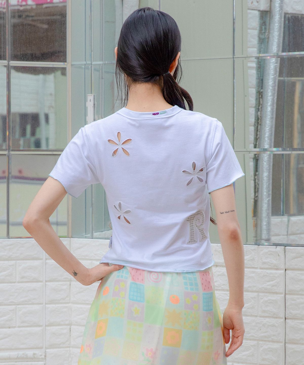 루나키후(RuNaKi'Hu') WXT101 무구케 펀칭 체크 아플리케 티셔츠 (WHITE)
