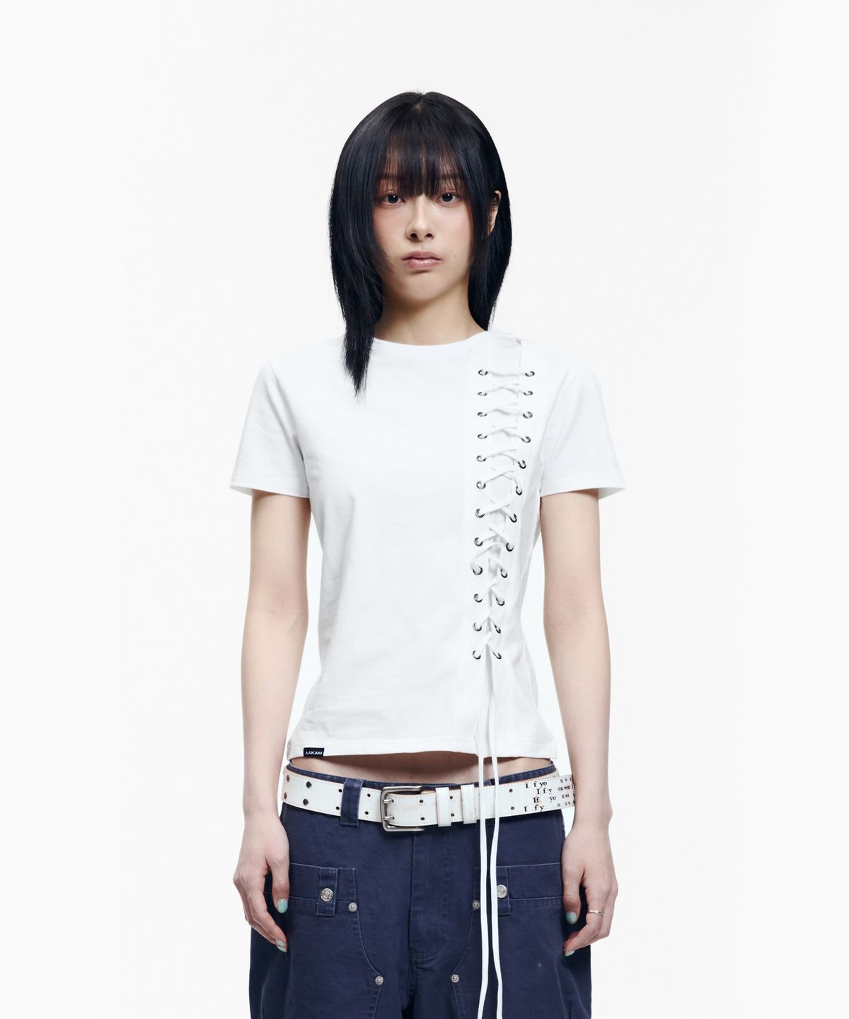 아캄(AAKAM) Eyelet Corset Half Top (White)