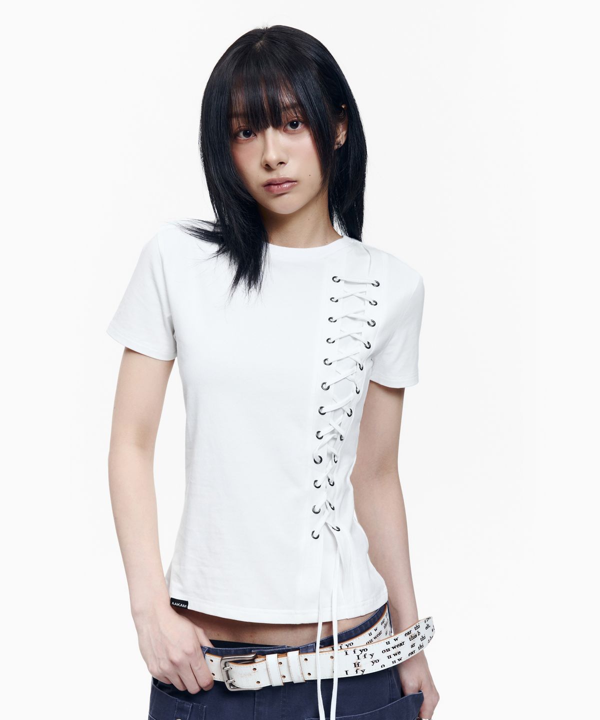 아캄(AAKAM) Eyelet Corset Half Top (White)
