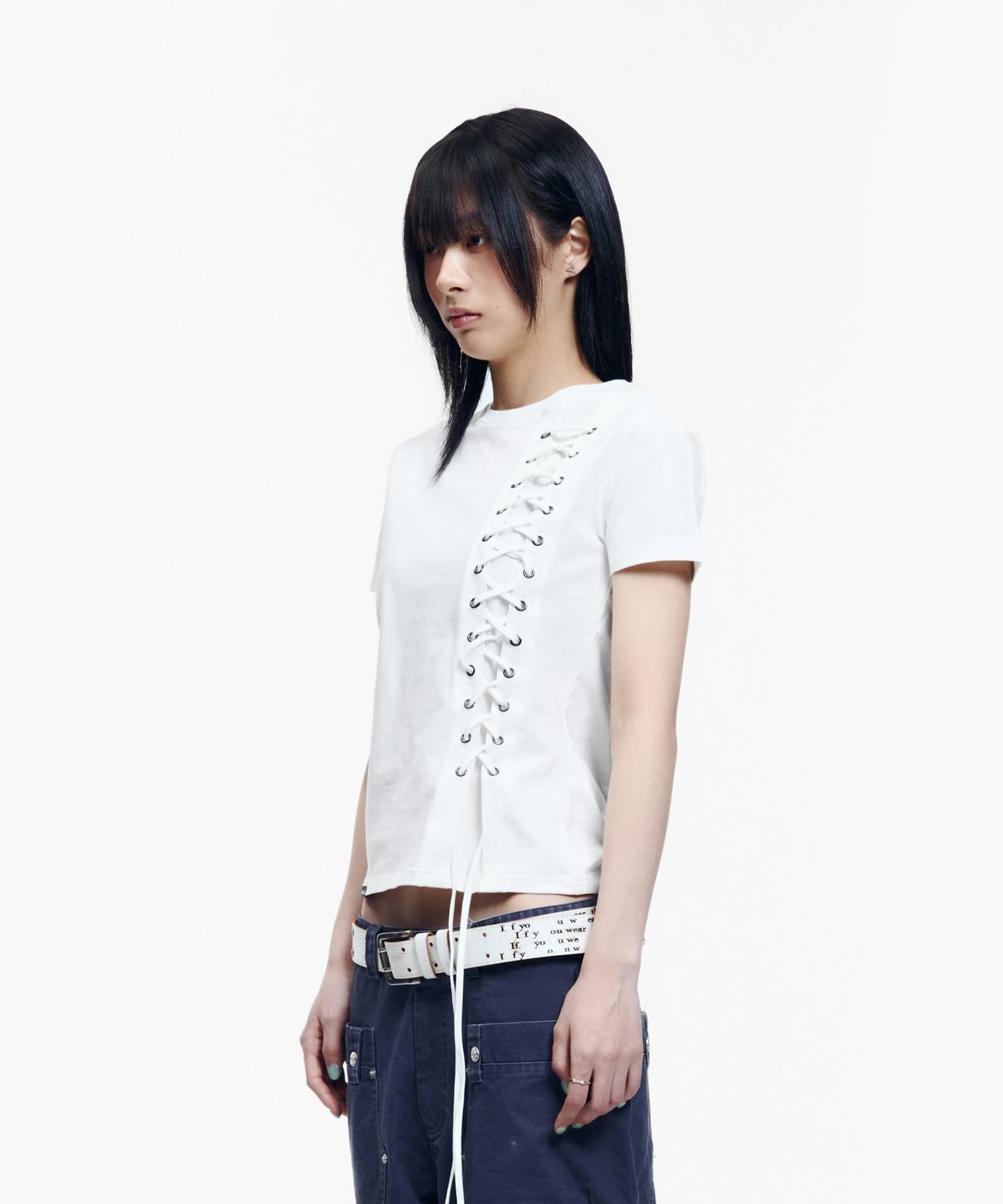 아캄(AAKAM) Eyelet Corset Half Top (White)