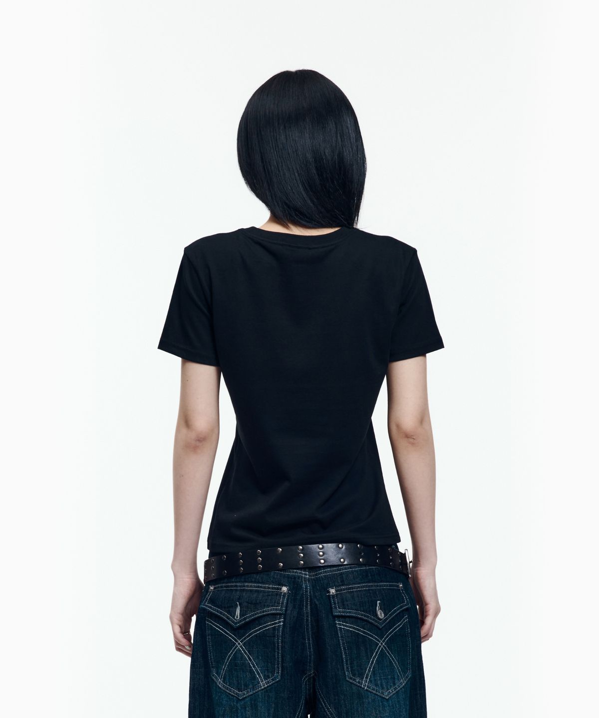 아캄(AAKAM) Mosaic Cross Half Top (Black)