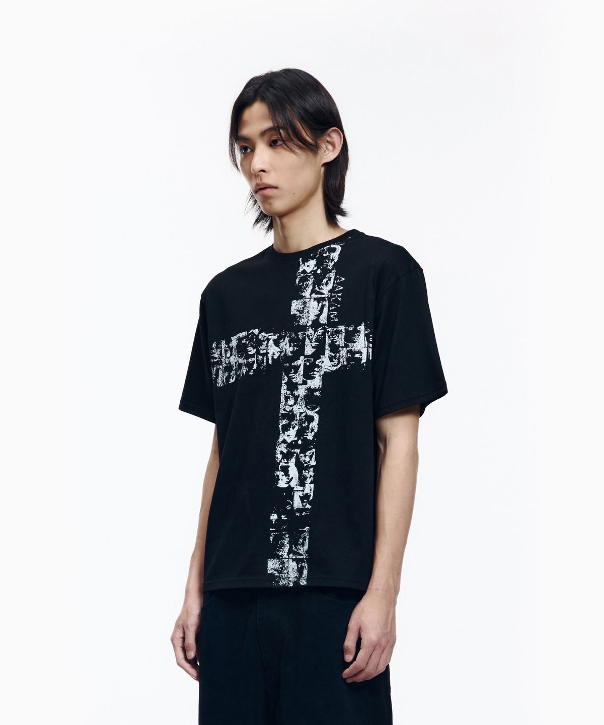 아캄(AAKAM) Mosaic Cross Half Top (Black)