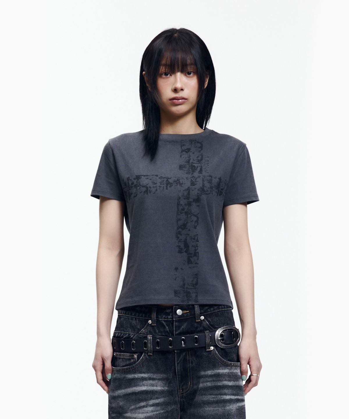 아캄(AAKAM) Mosaic Cross Half Top (Dark Gray)