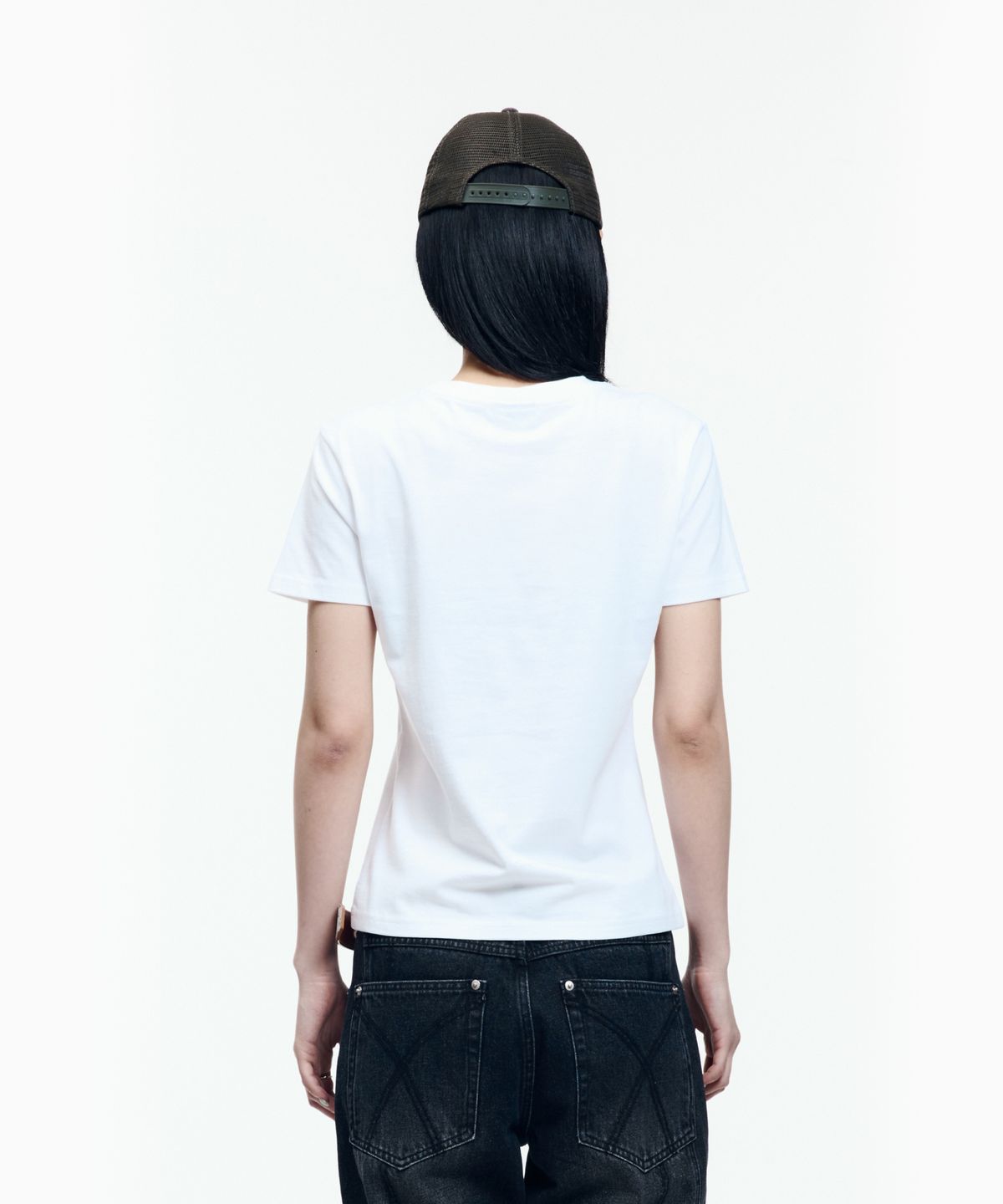 아캄(AAKAM) Mosaic Cross Half Top (White)