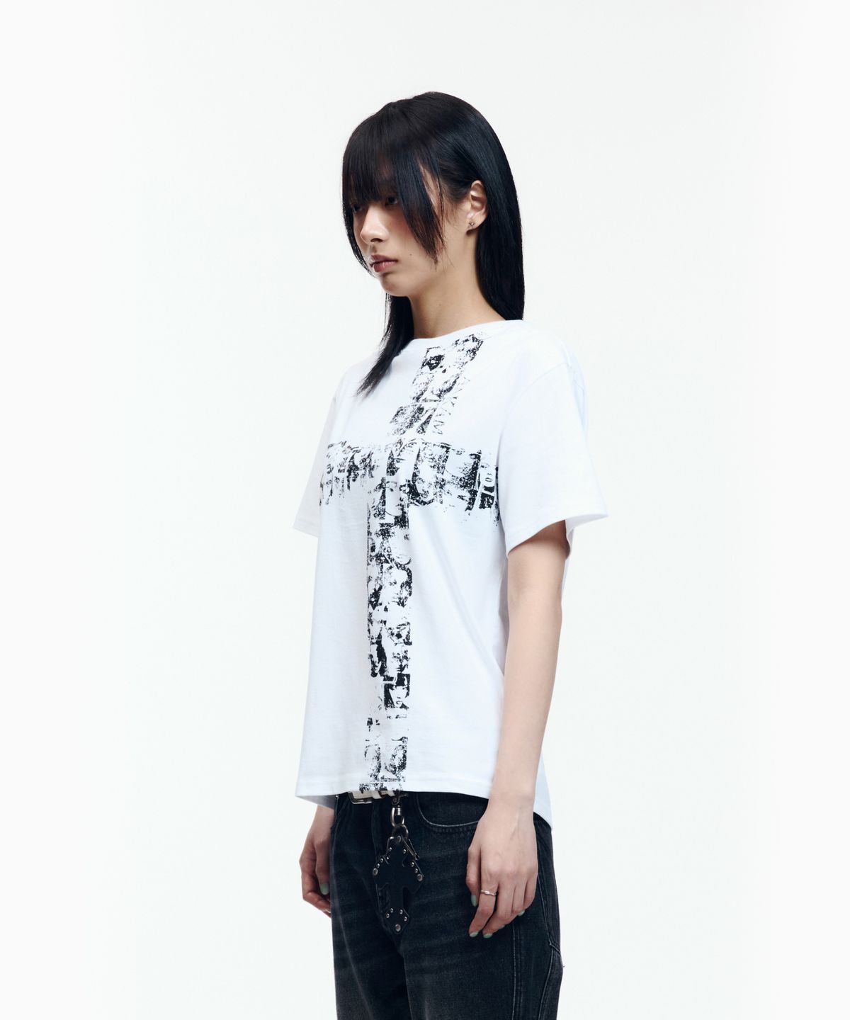 아캄(AAKAM) Mosaic Cross Half Top (White)