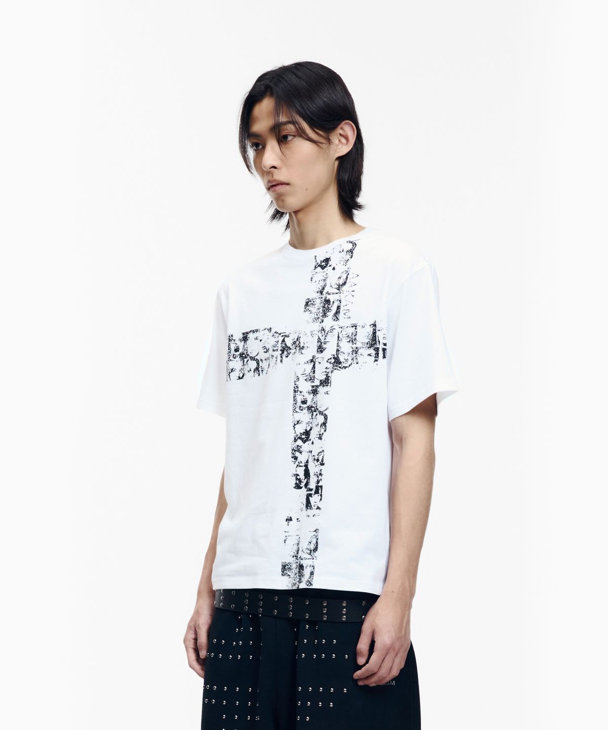 아캄(AAKAM) Mosaic Cross Half Top (White)