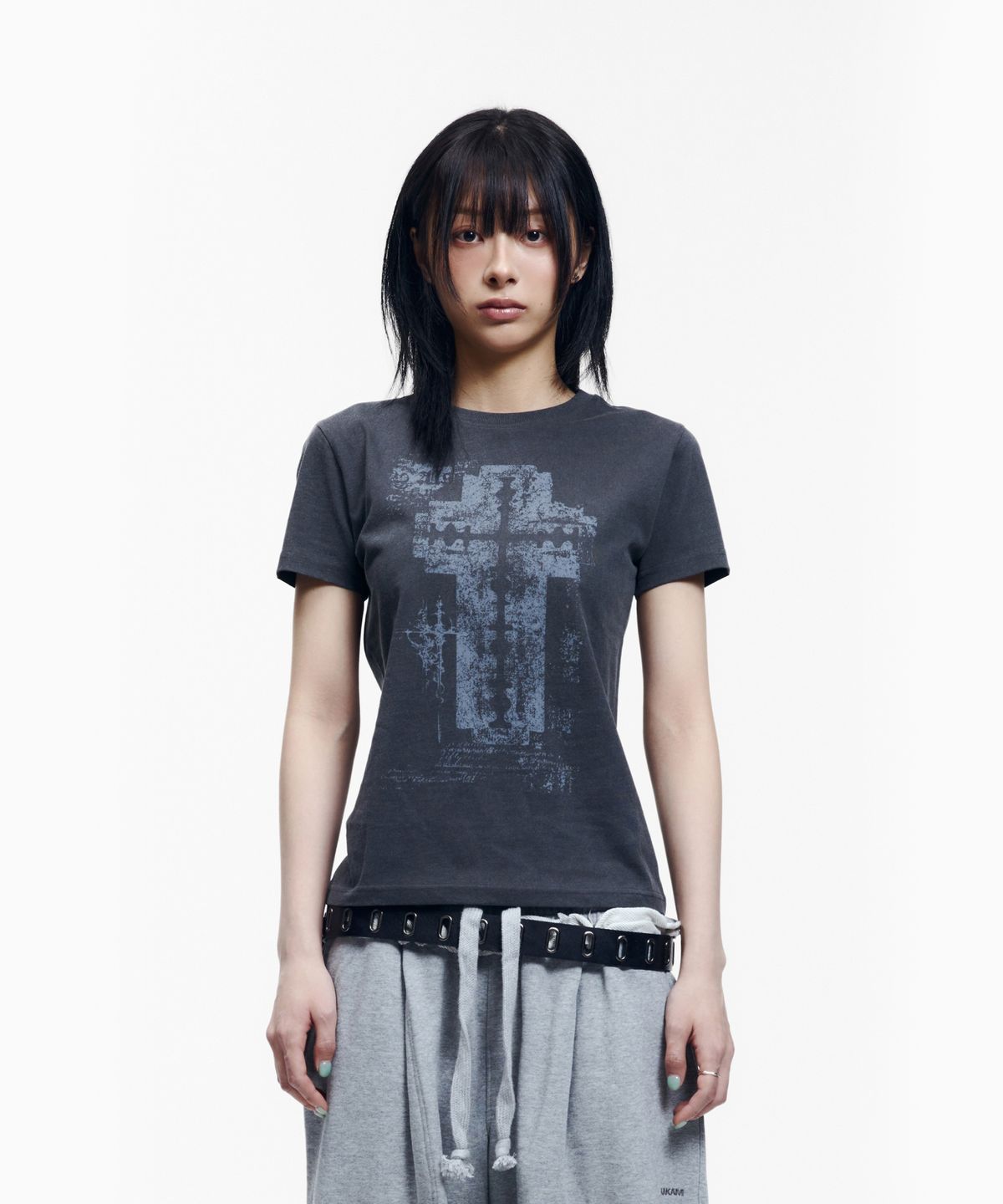 아캄(AAKAM) Razor Cross Half Top (Charcoal)