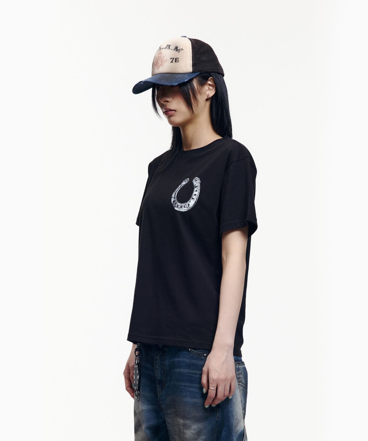 아캄(AAKAM) Rodeo Saloon Half Top (Black)
