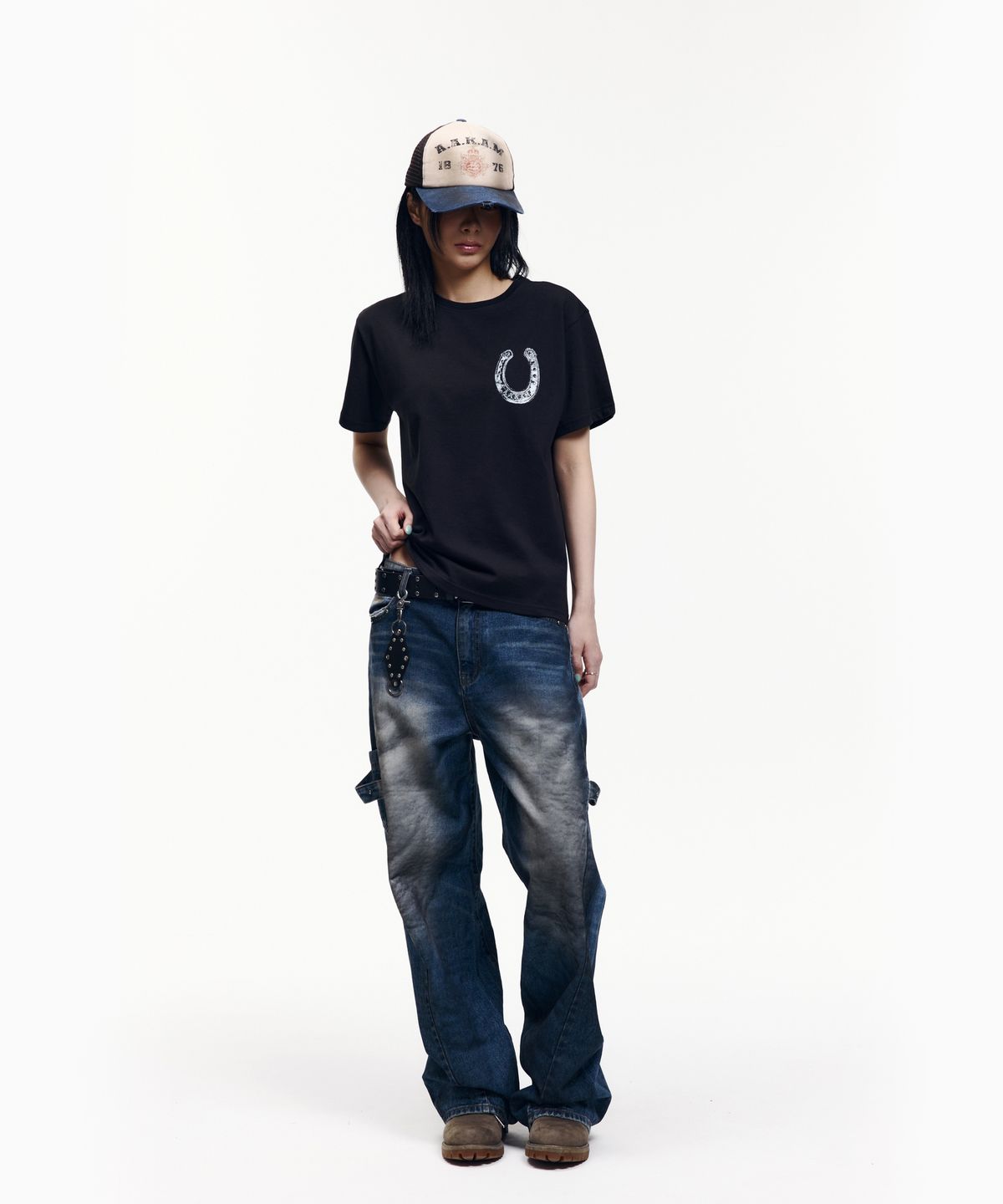 아캄(AAKAM) Rodeo Saloon Half Top (Black)