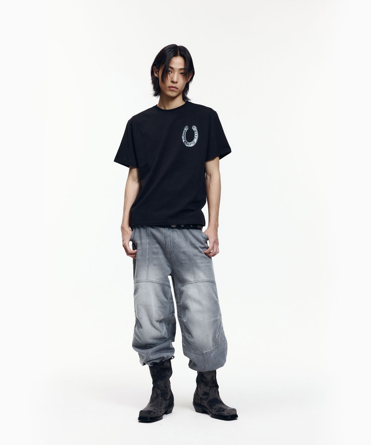 아캄(AAKAM) Rodeo Saloon Half Top (Black)