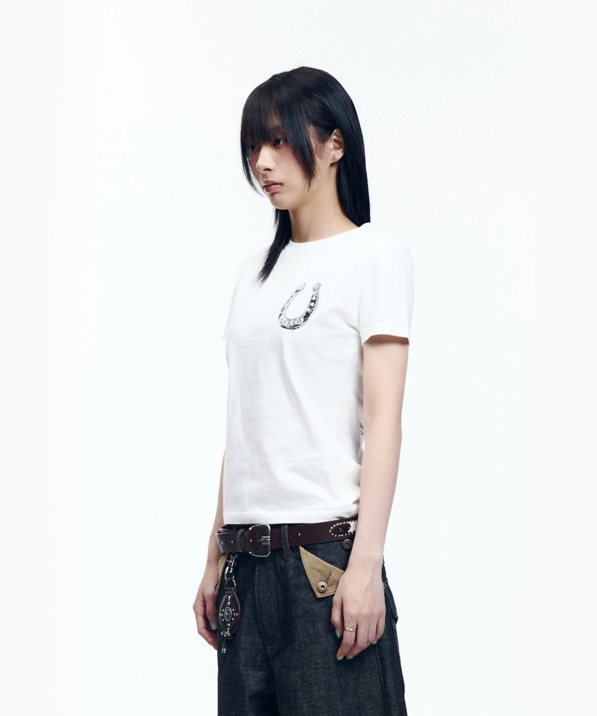 아캄(AAKAM) Rodeo Saloon Half Top (White)