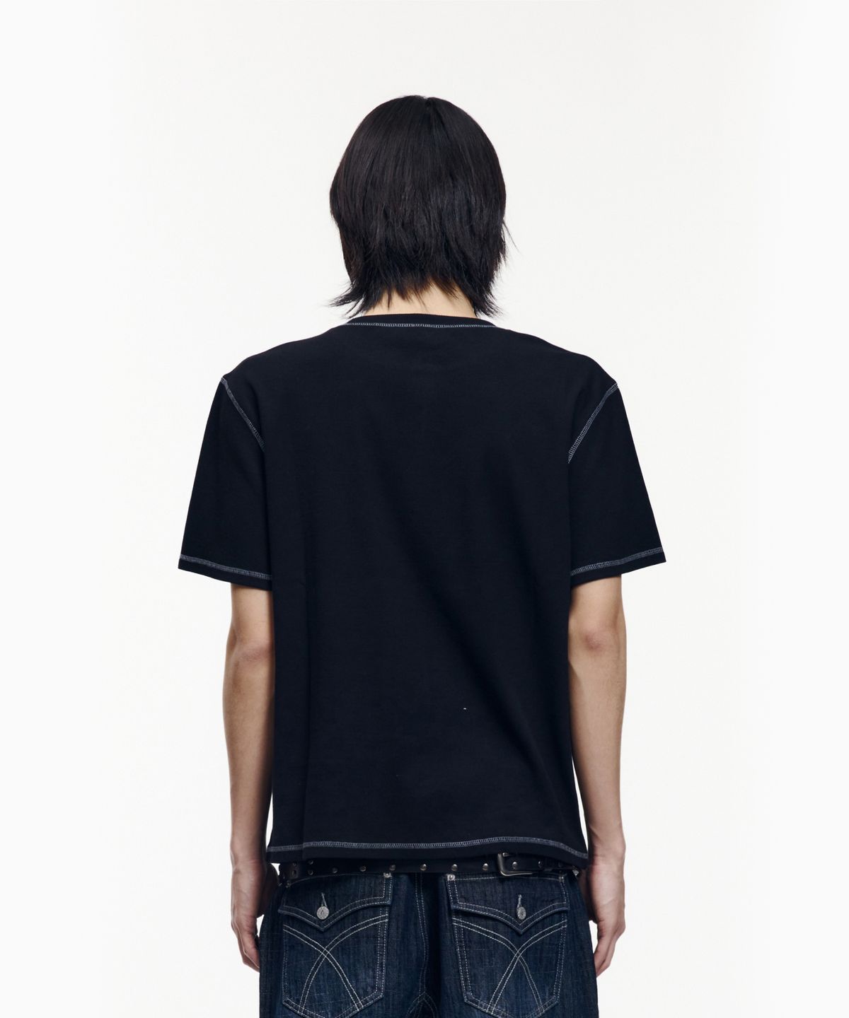 아캄(AAKAM) Tread Henry Neck Half Top (Black)