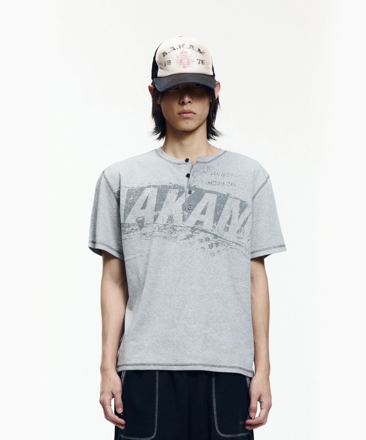 아캄(AAKAM) Tread Henry Neck Half Top (Gray)