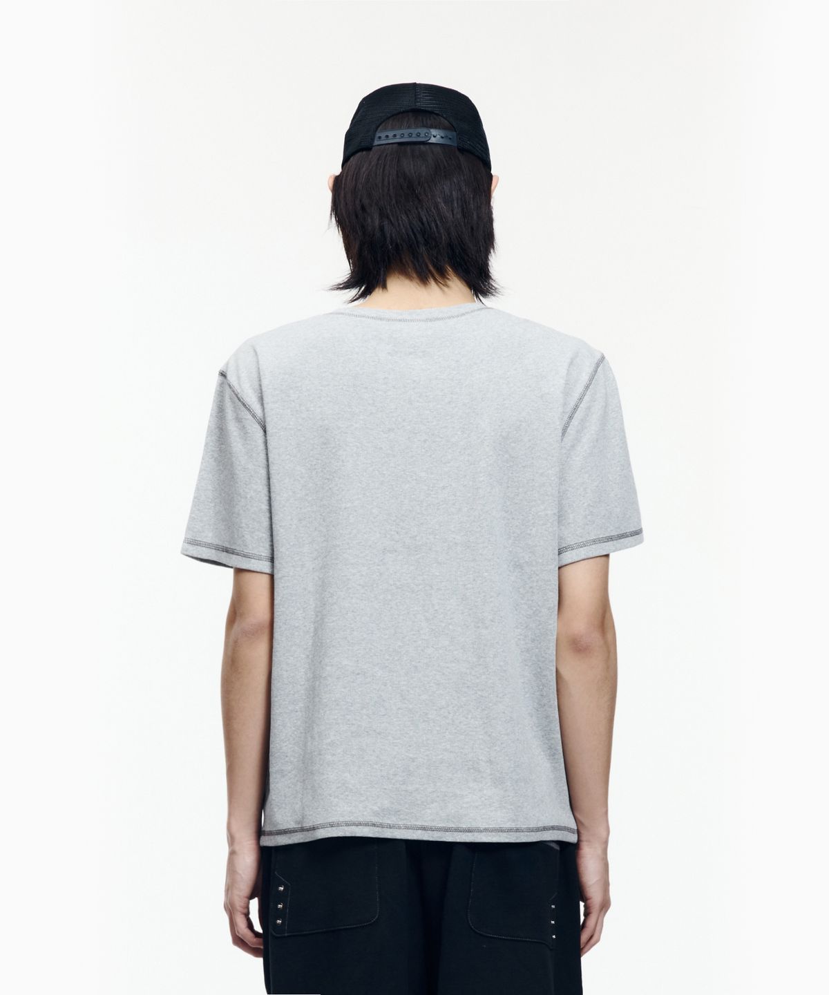 아캄(AAKAM) Tread Henry Neck Half Top (Gray)