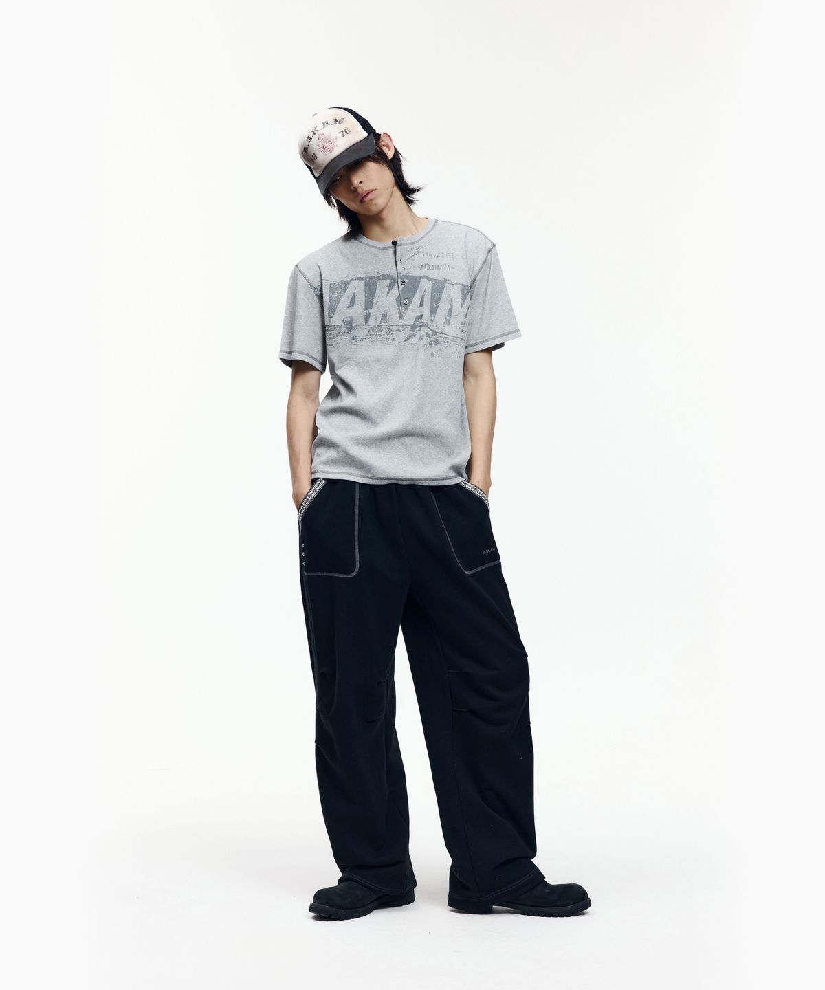 아캄(AAKAM) Tread Henry Neck Half Top (Gray)