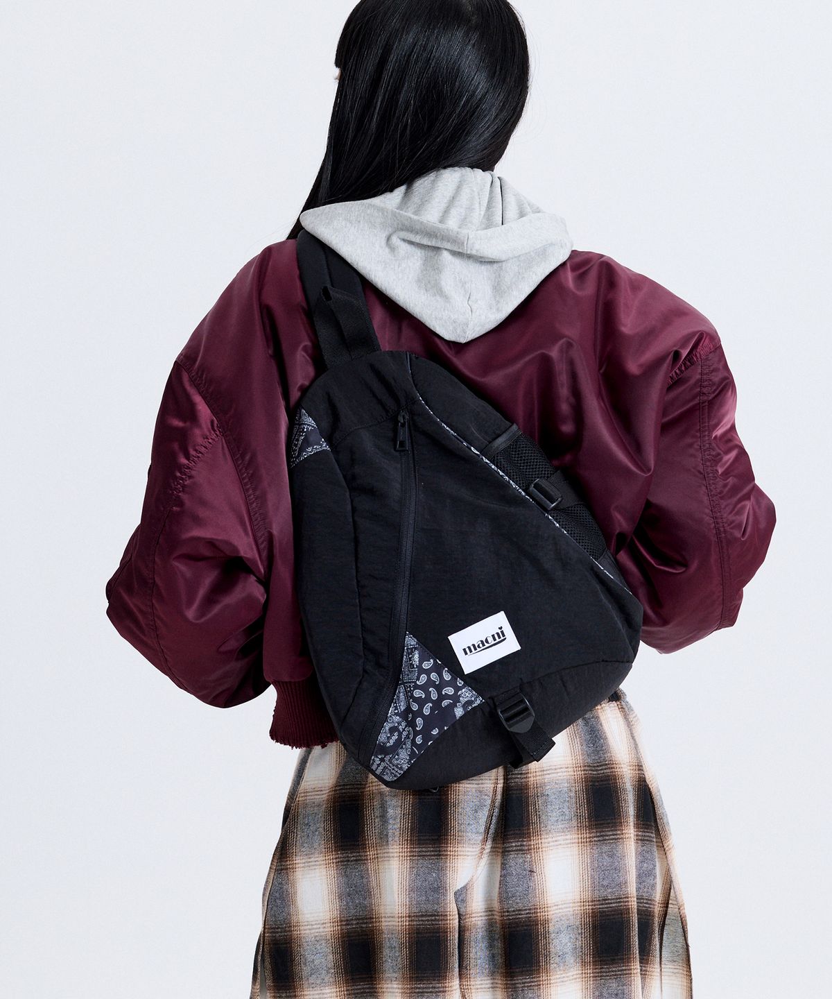 마크니(MACNI) SCOUT SLING BAG BLACK