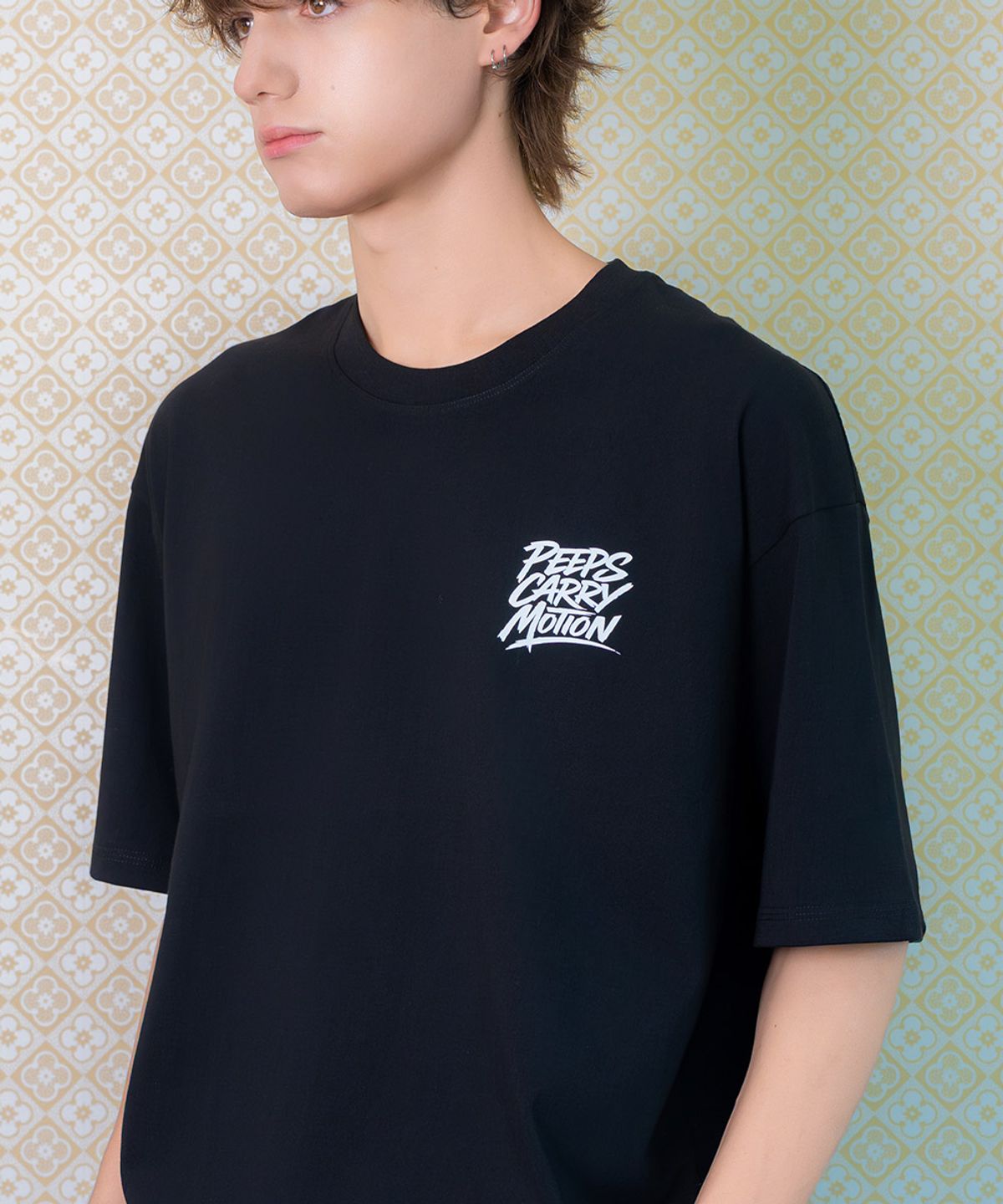 핍스(PEEPS) Carry Motion Script SS Tee (BLACK/WHITE) 오버핏 반팔티