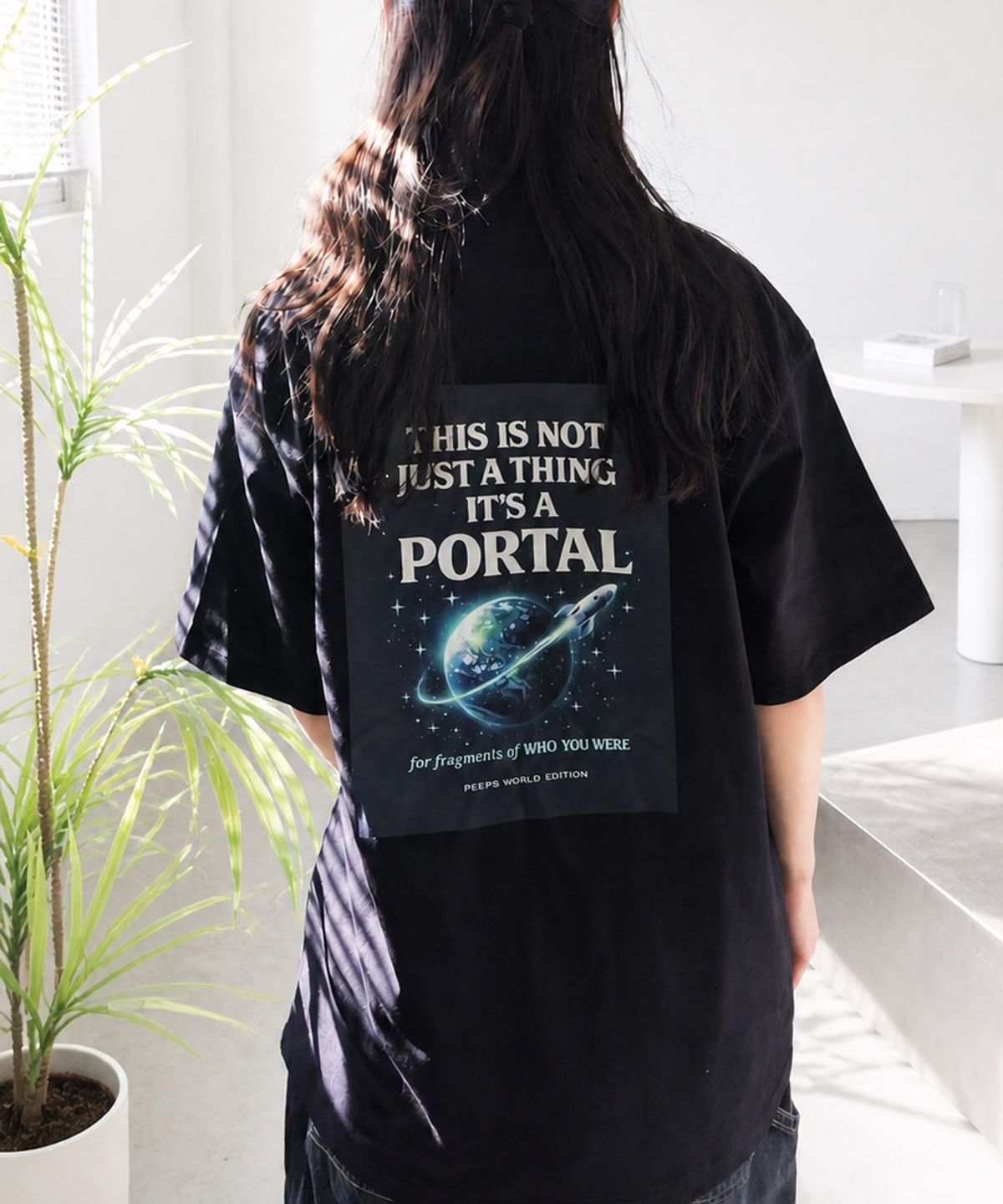 핍스(PEEPS) Cosmic Portal SS Tee (BLACK/WHITE) 오버핏 반팔티