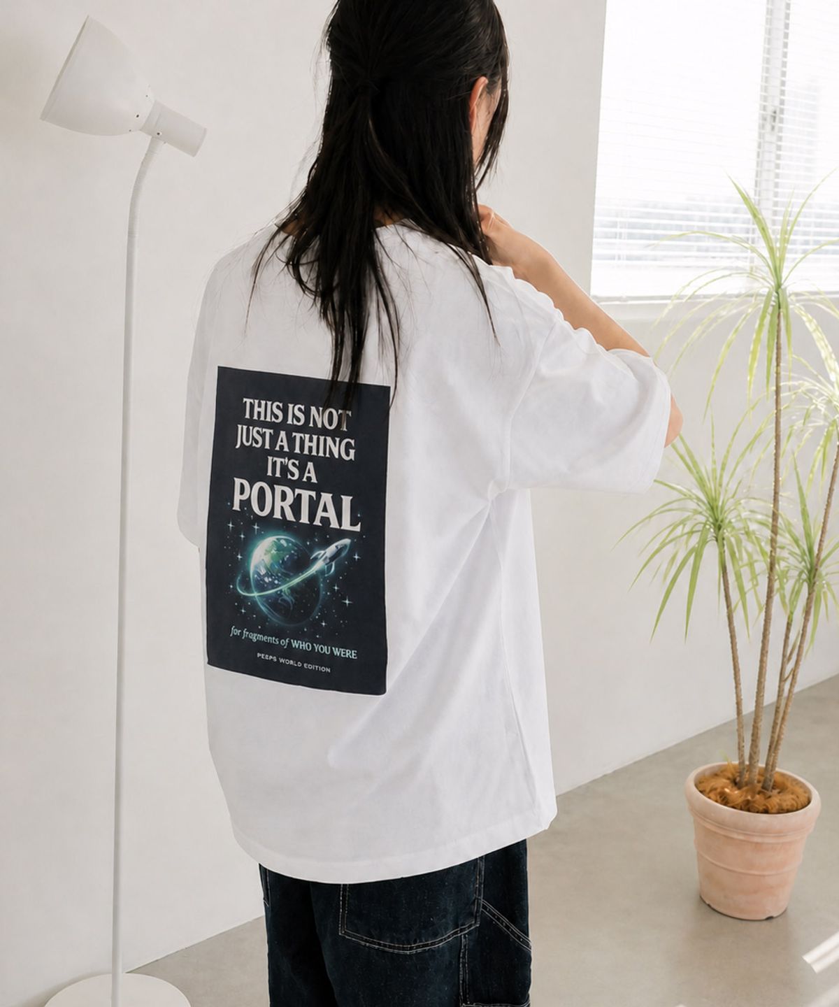 핍스(PEEPS) Cosmic Portal SS Tee (BLACK/WHITE) 오버핏 반팔티