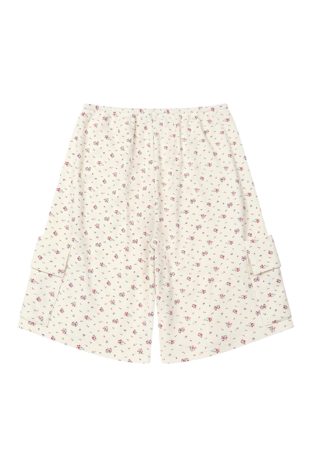 다이닛(DEINET) SOFT WAFFLE FLOWER JERSEY CARGO BERMUDA PANTS IN IVORY