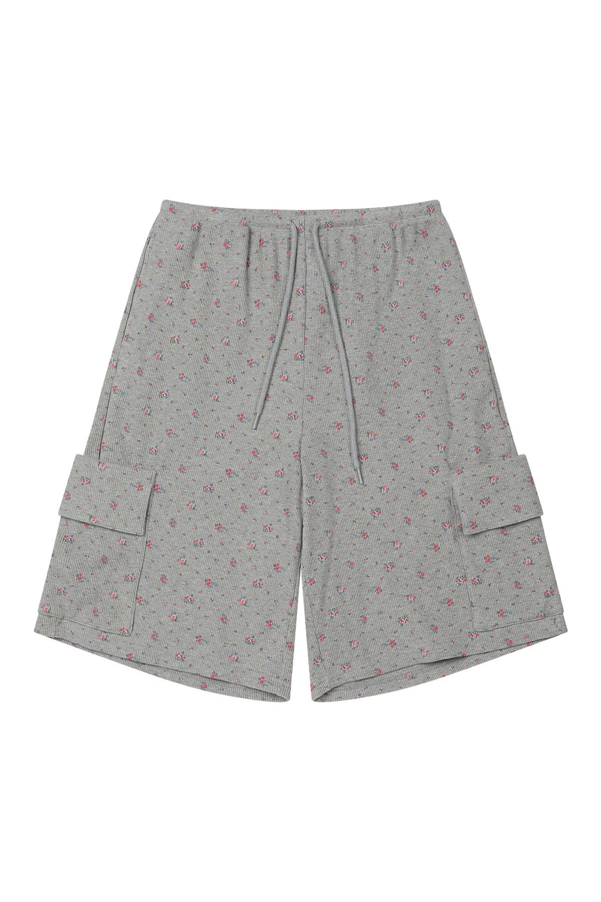 다이닛(DEINET) SOFT WAFFLE FLOWER JERSEY CARGO BERMUDA PANTS IN MELANGE GREY