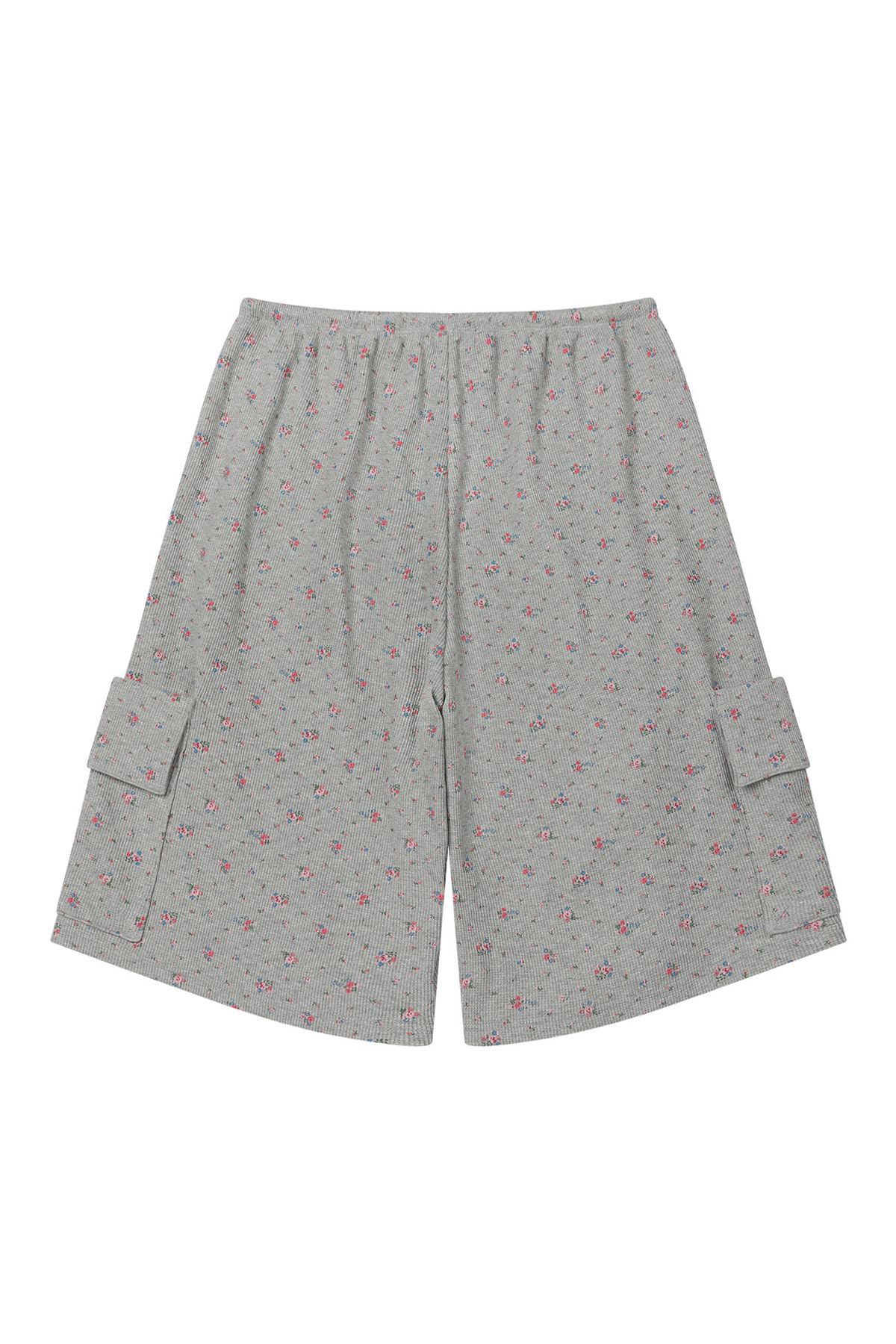다이닛(DEINET) SOFT WAFFLE FLOWER JERSEY CARGO BERMUDA PANTS IN MELANGE GREY