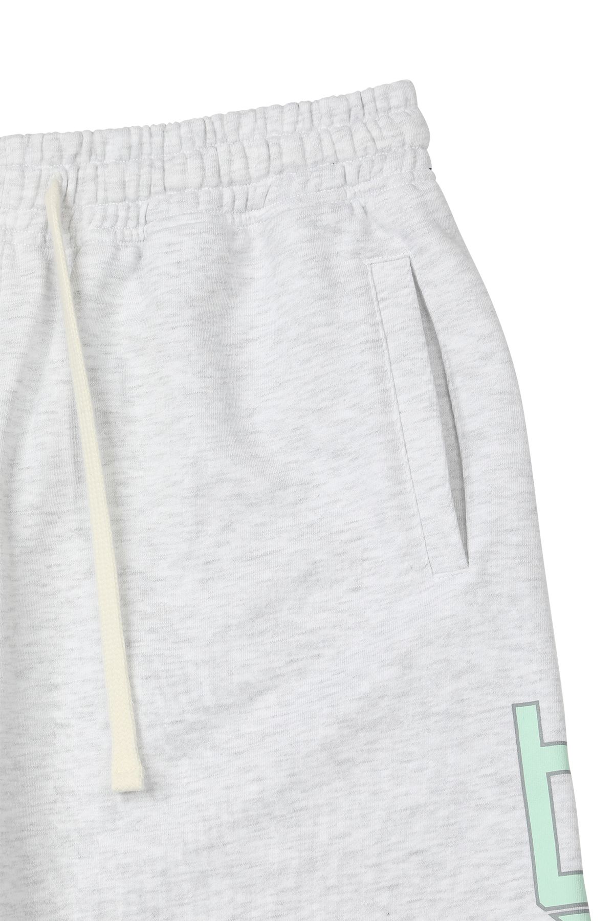 다이닛(DEINET) DN SCRIPT SWEAT BERMUDA PANTS IN LIGHT GREY