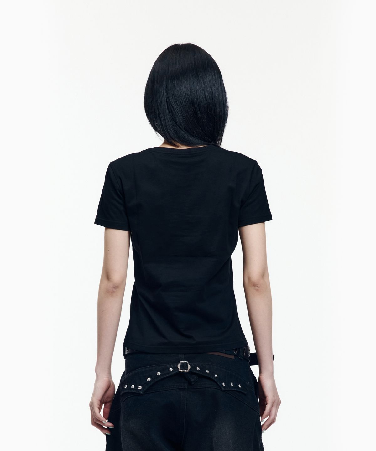 아캄(AAKAM) Trinity Cross Half Top (Black)