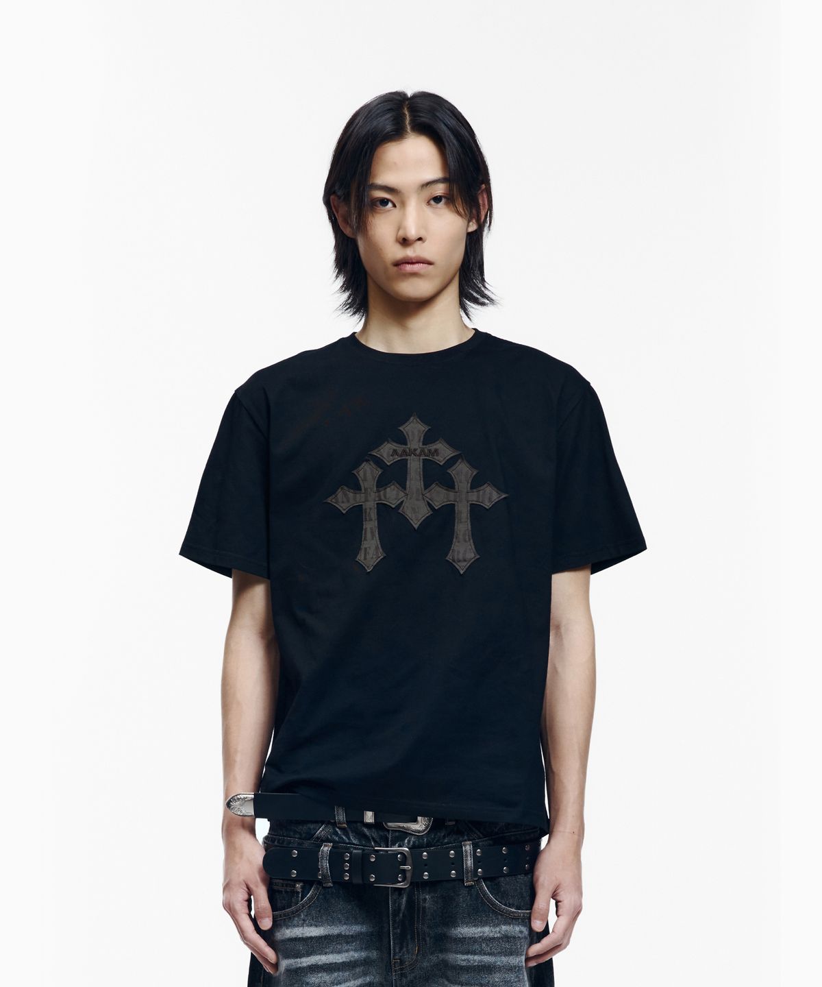 아캄(AAKAM) Trinity Cross Half Top (Black)