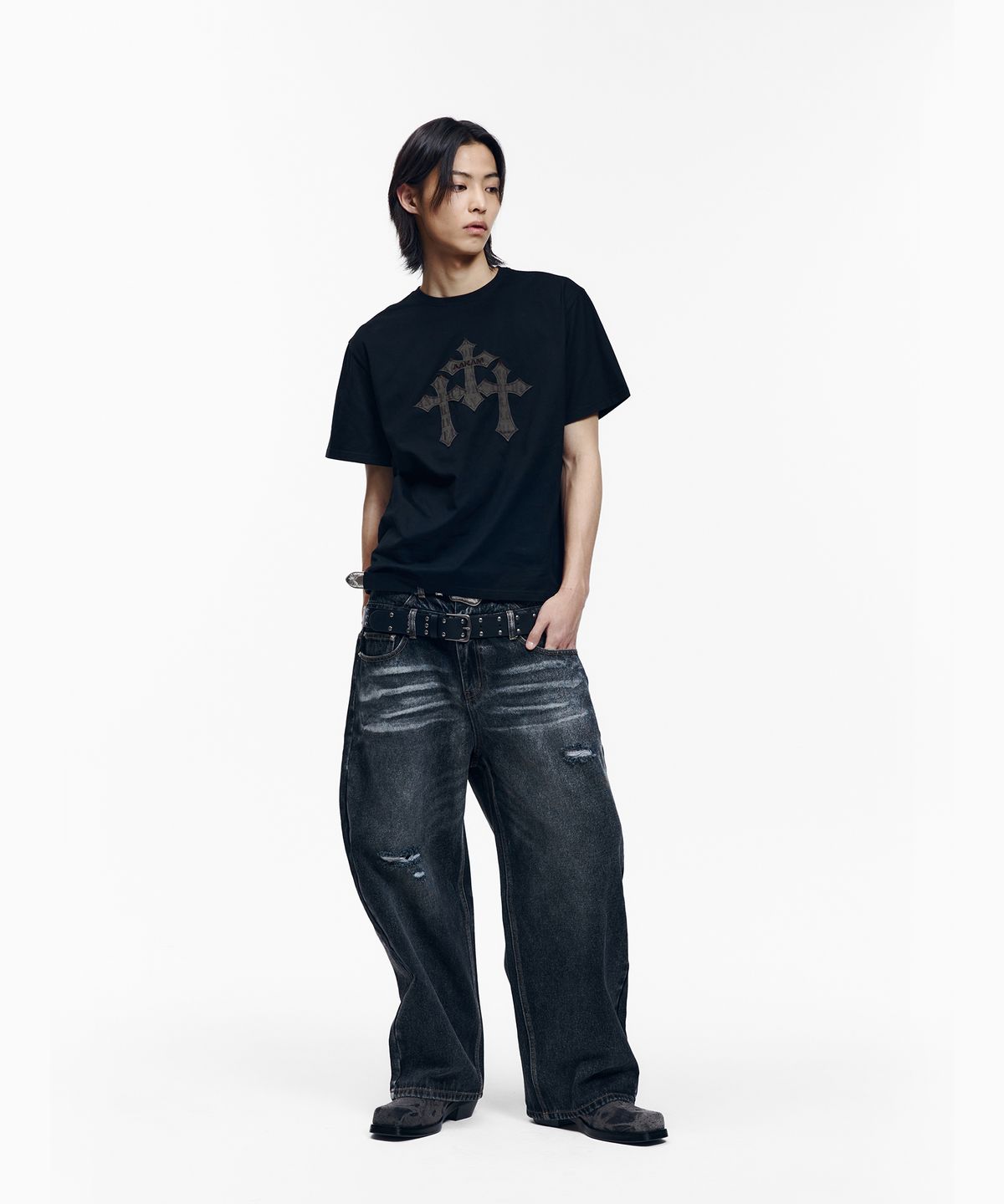 아캄(AAKAM) Trinity Cross Half Top (Black)