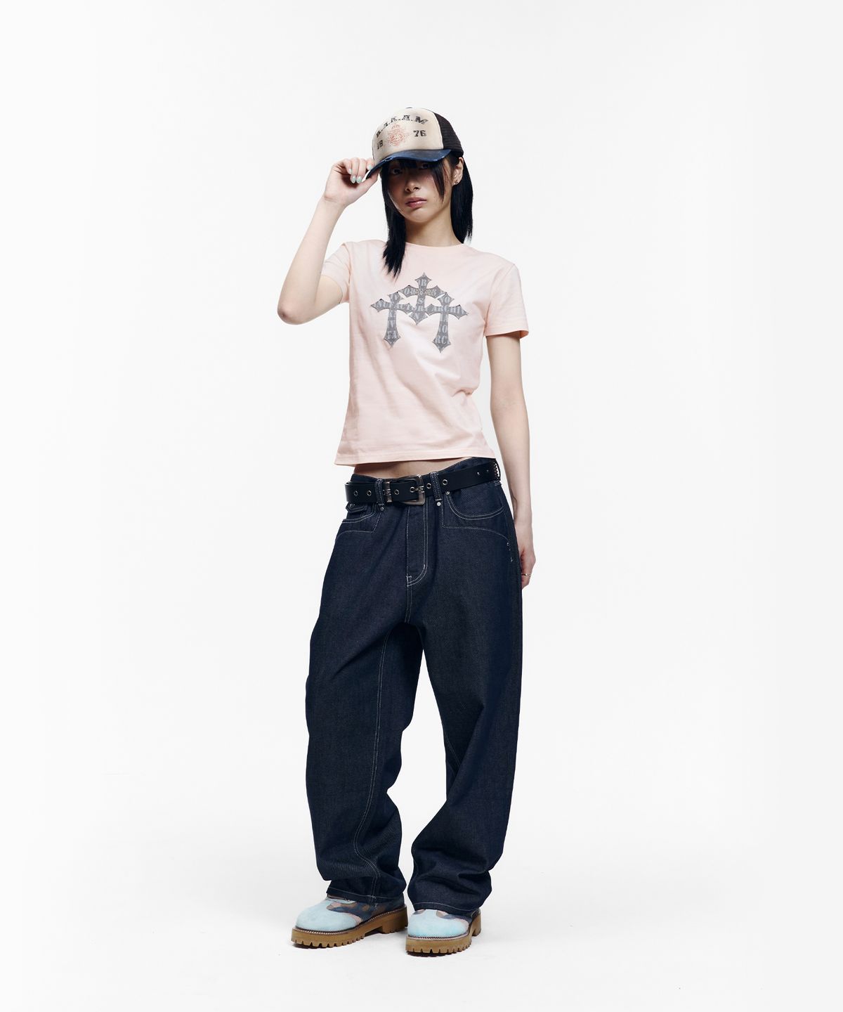 아캄(AAKAM) Trinity Cross Half Top (Pink)