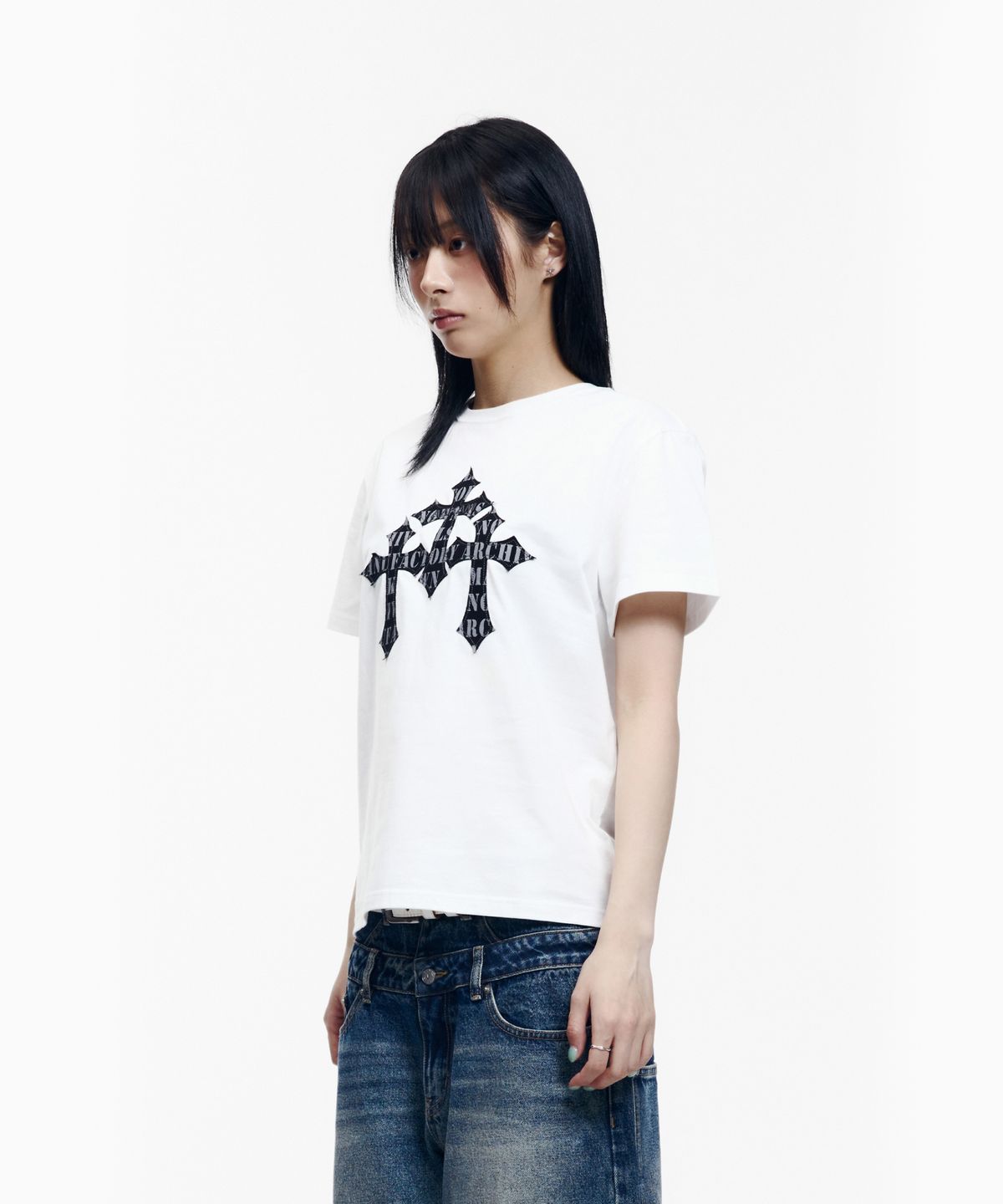 아캄(AAKAM) Trinity Cross Half Top (White)