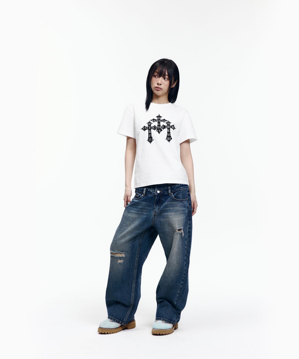 아캄(AAKAM) Trinity Cross Half Top (White)