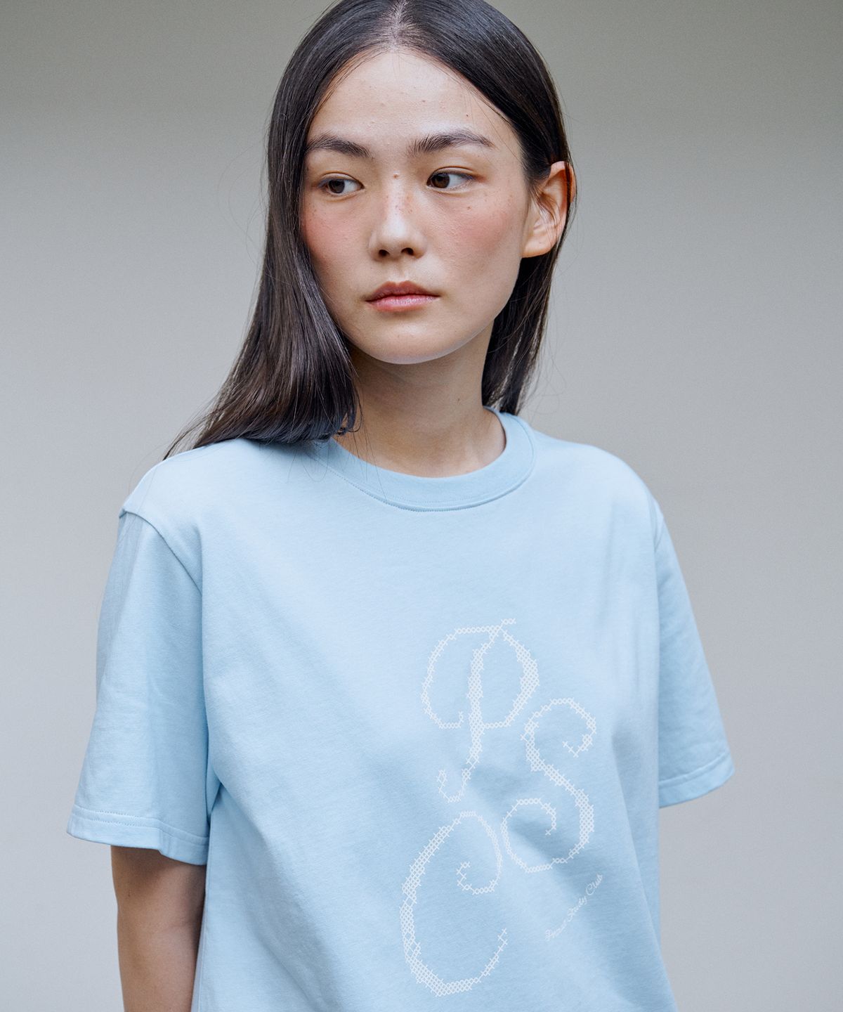 아위(AHWE) 데일리 루즈핏 프린트 티셔츠_라이트 블루