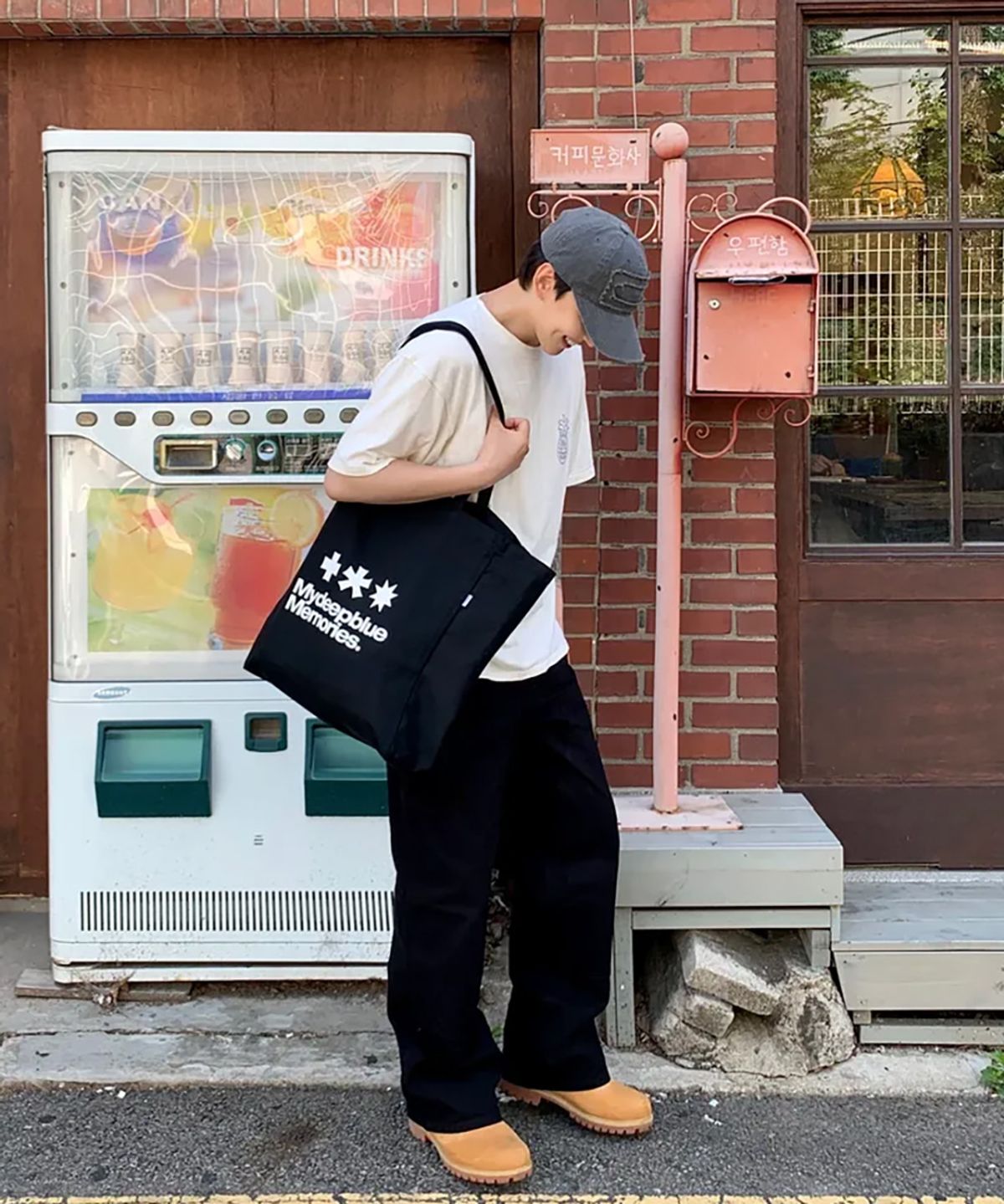 마이딥블루메모리즈(MY DEEP BLUE MEMORIES) MM LOGO ECO BAG_Black