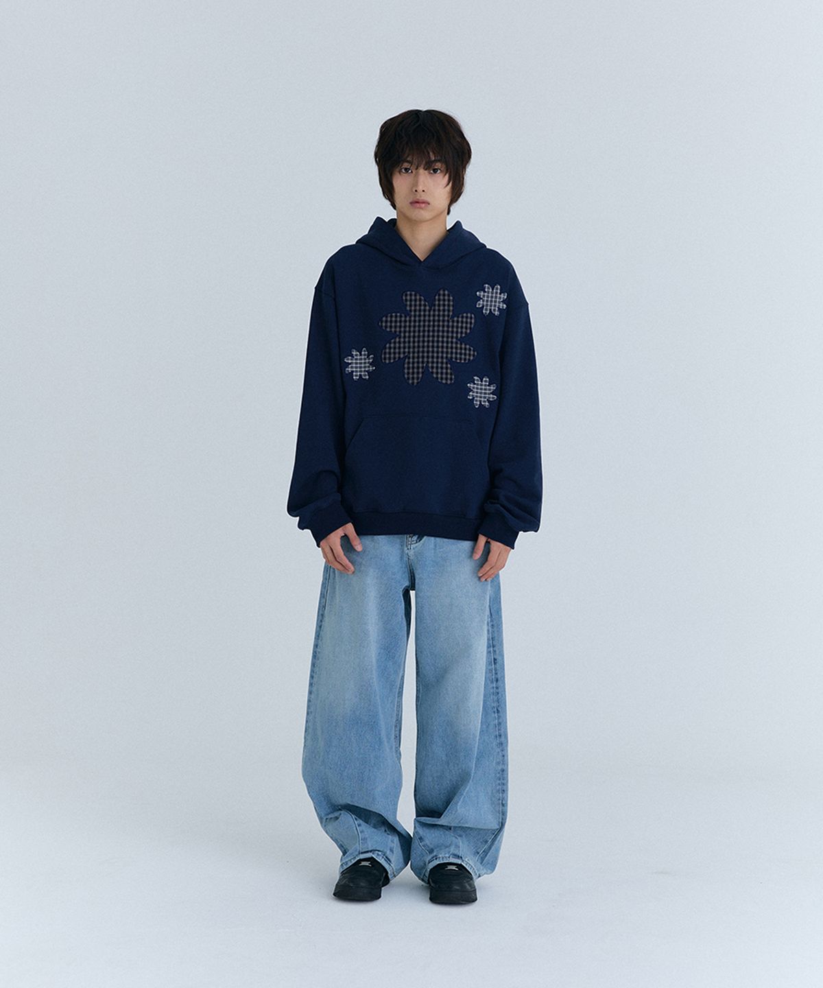 큐로랩(QUROLAB) SUN APPLIQUE SWEAT HOODIE(NAVY)