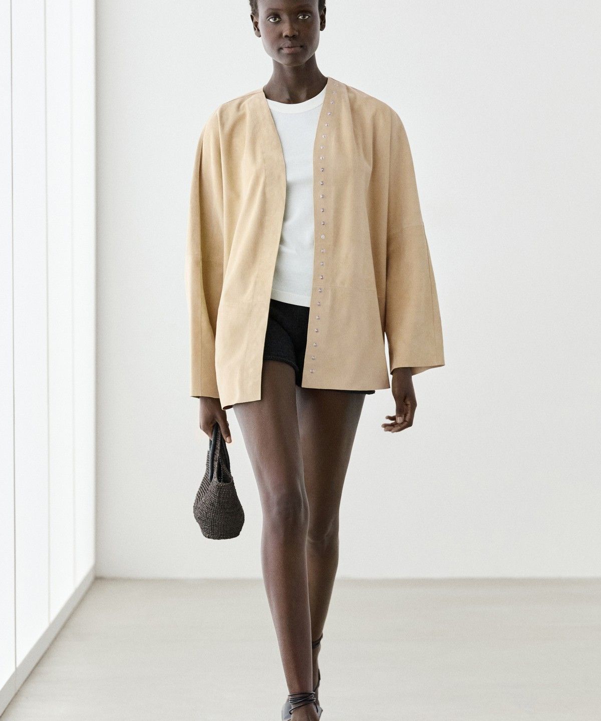 마시모두띠(MASSIMO DUTTI) 스냅 디테일 스웨이드 가죽 셔츠