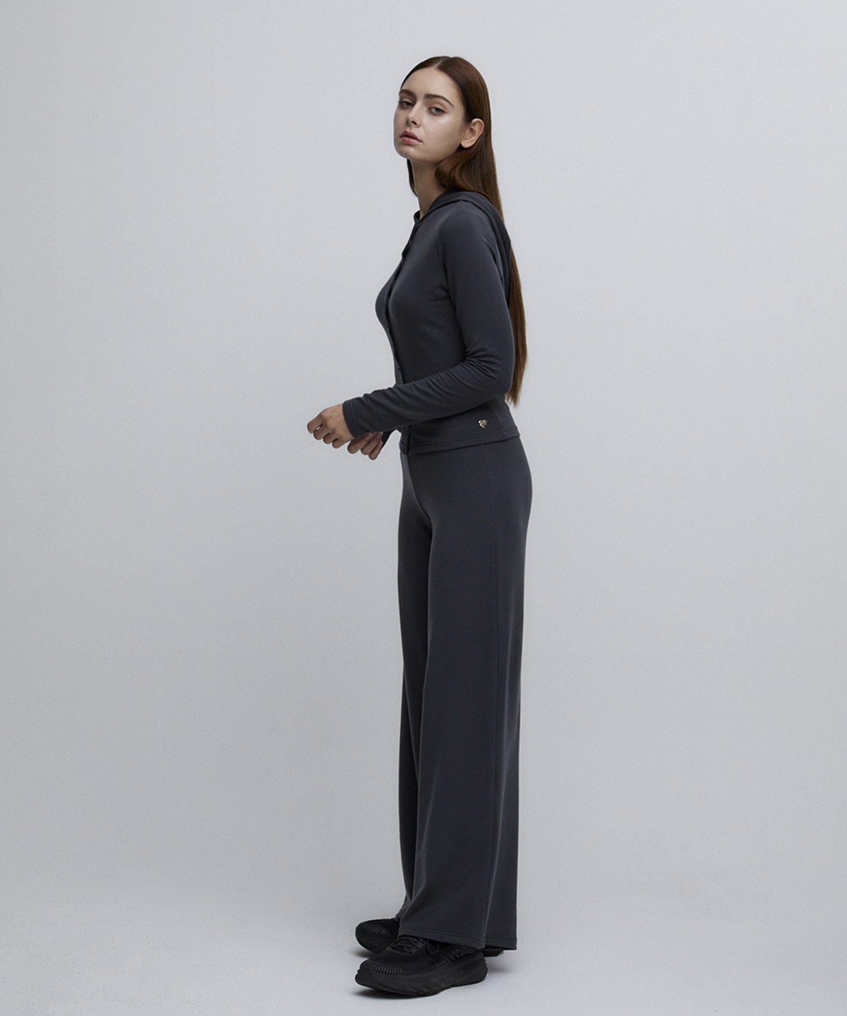 알리에나(ALIENAR) slim tencel training pants