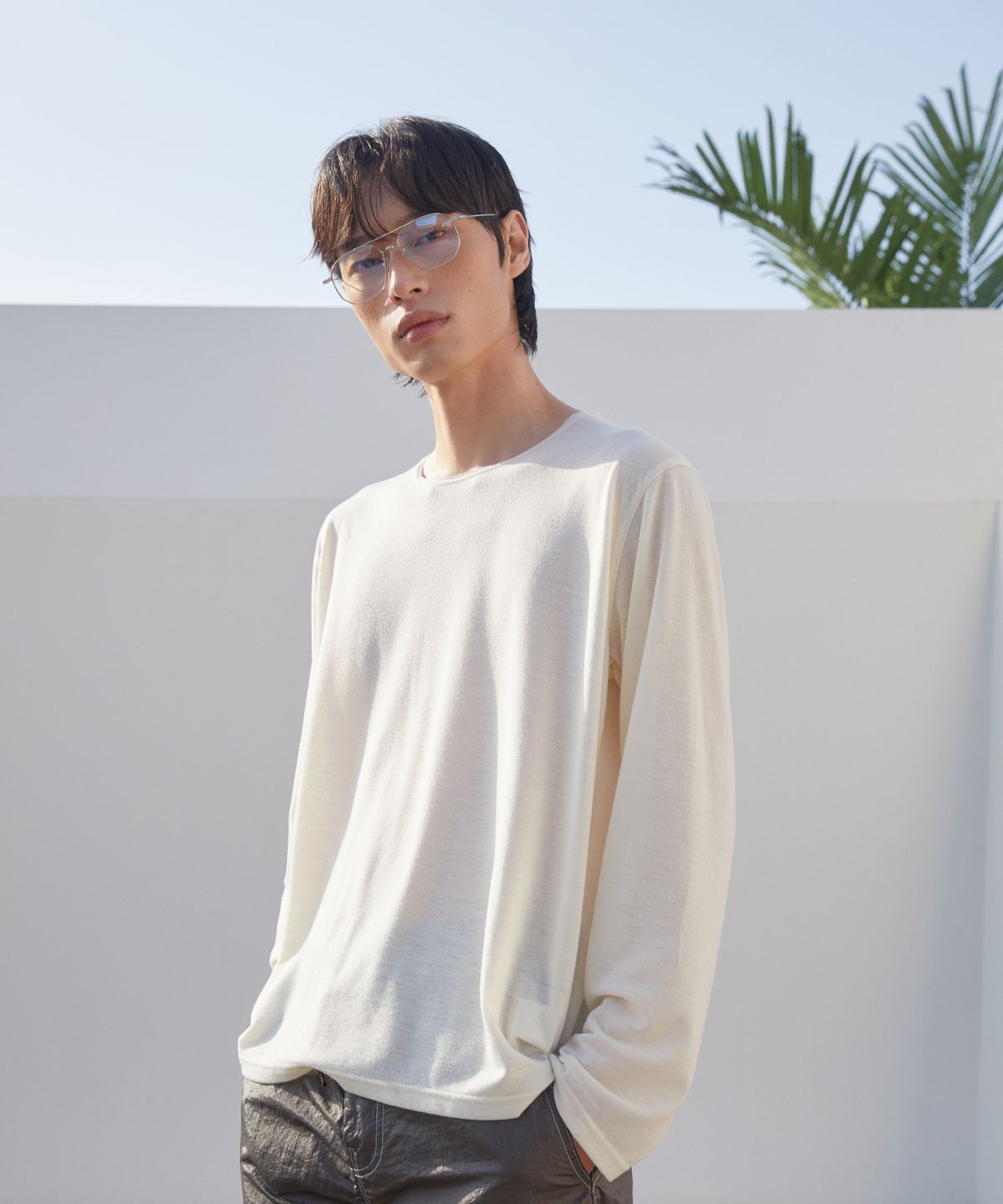 디블루(DBLUE) 로우컷 스쿱넥 롱슬리브 크림