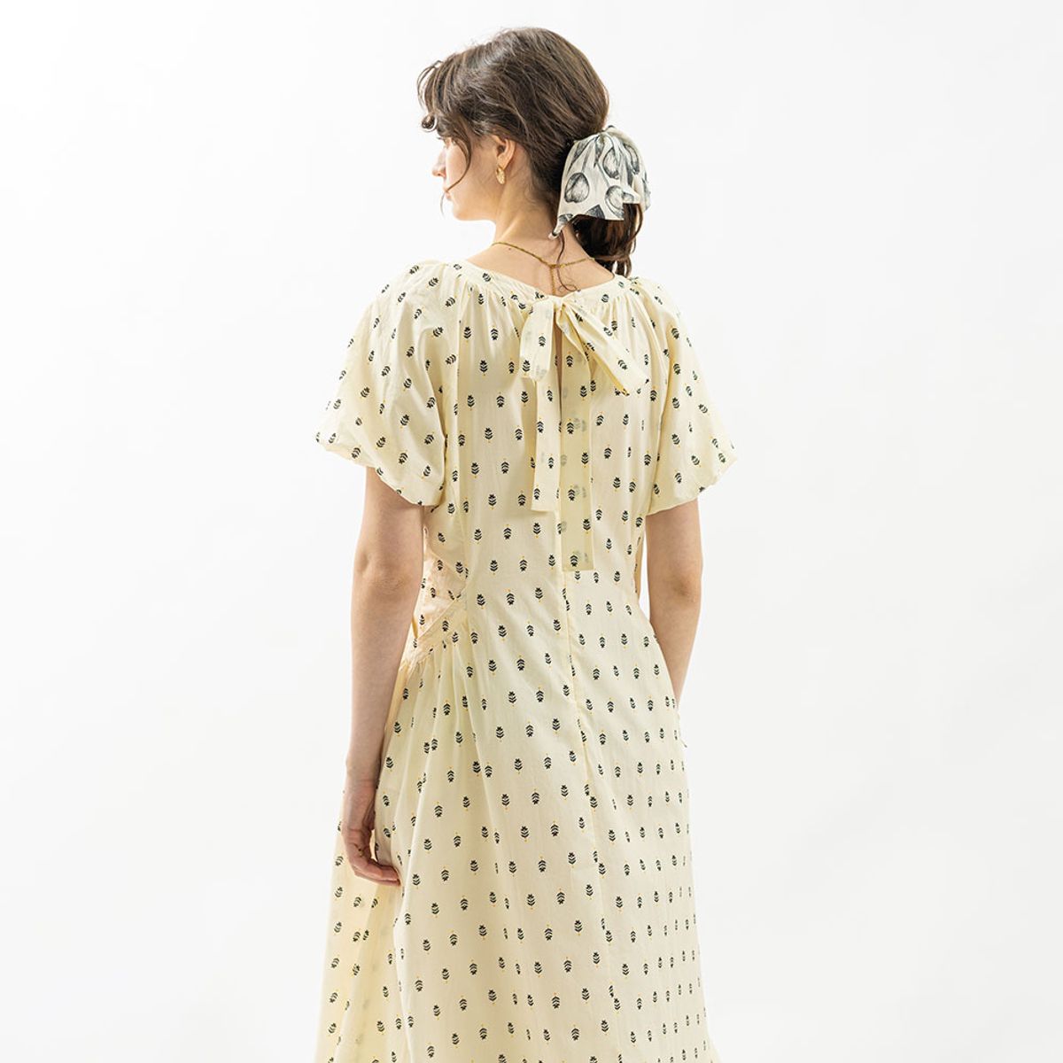 웬스데이딜라잇(WEDNESDAY DELIGHT) WD_Natural leaf shirring dress_IVORY
