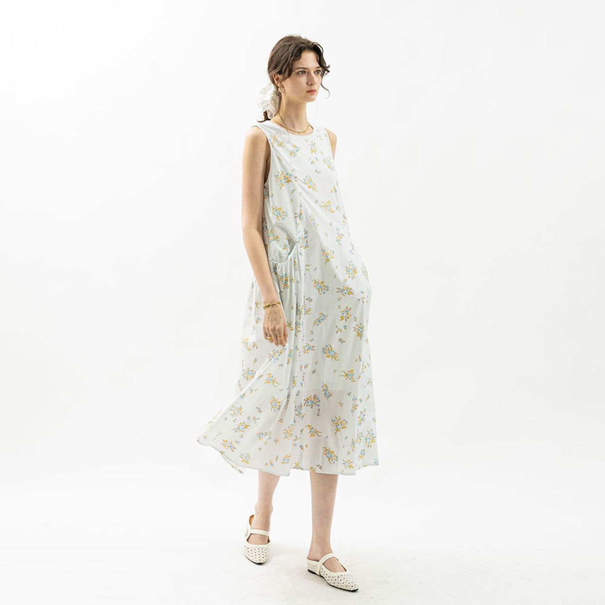 웬스데이딜라잇(WEDNESDAY DELIGHT) WD_Blue flower flare dress_WHITE