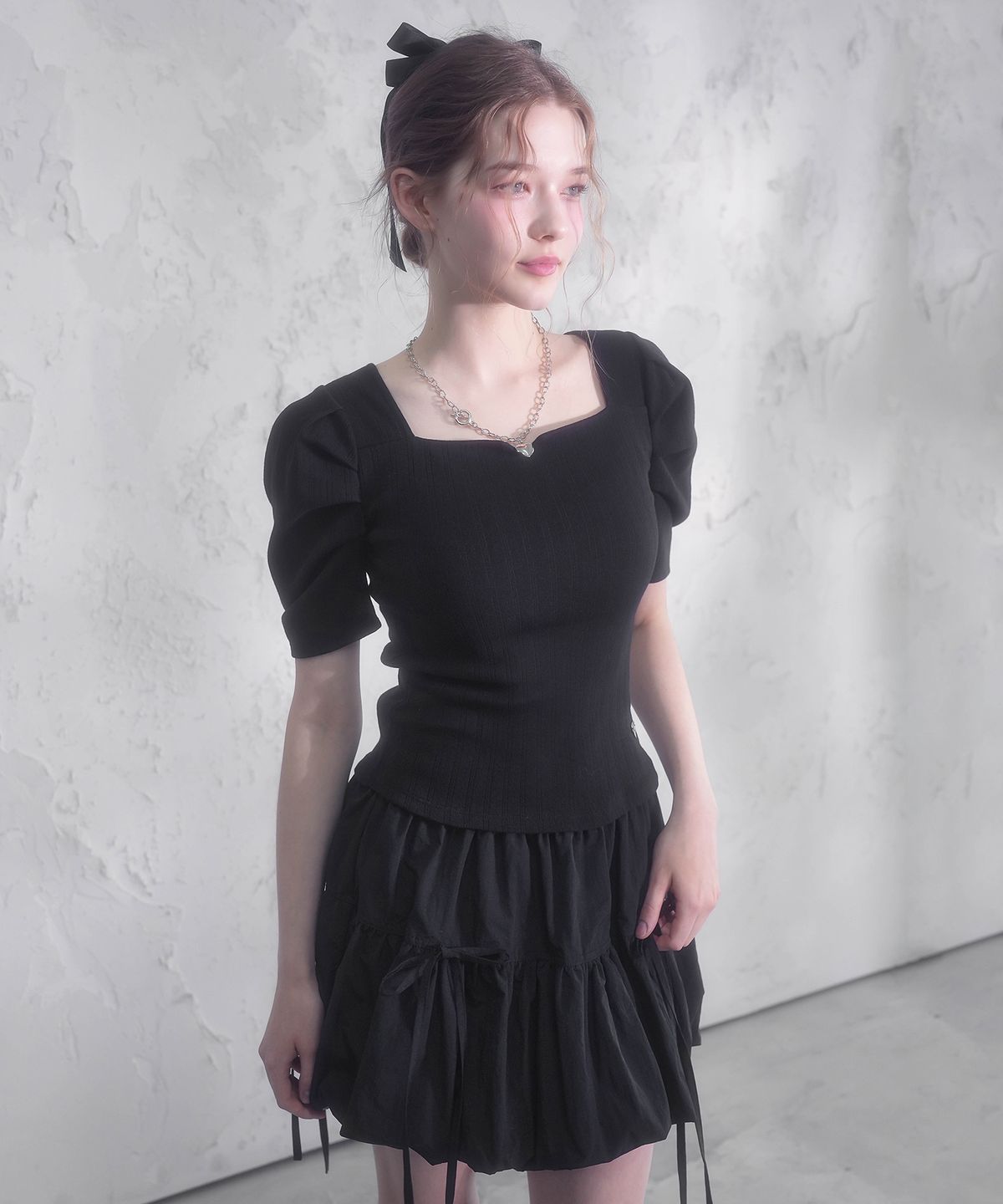 비바셔스(VIVACIOUS) 샤를리 펀칭 스퀘어넥 퍼프 티_3Colors